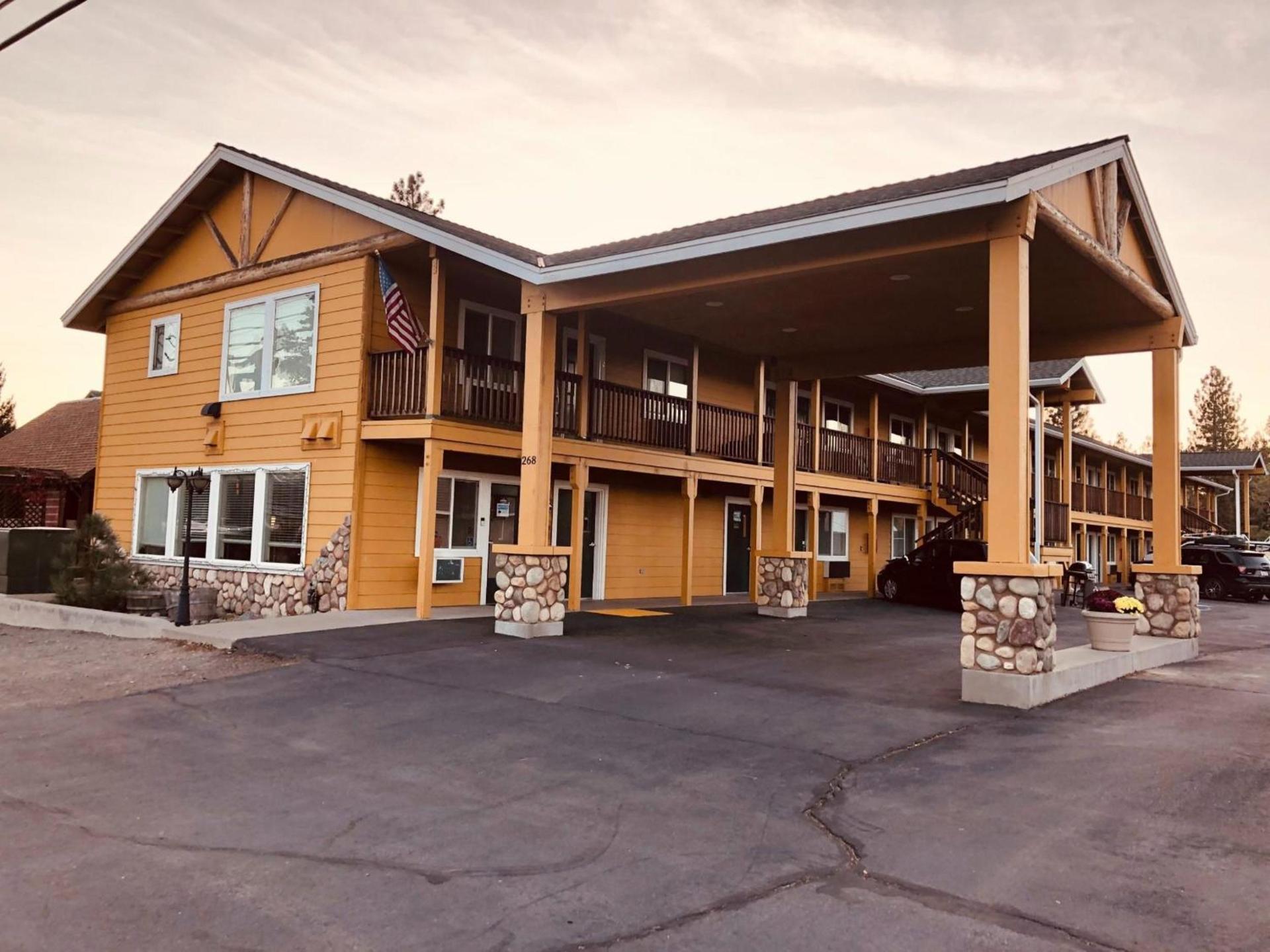Antlers Inn photo 1
