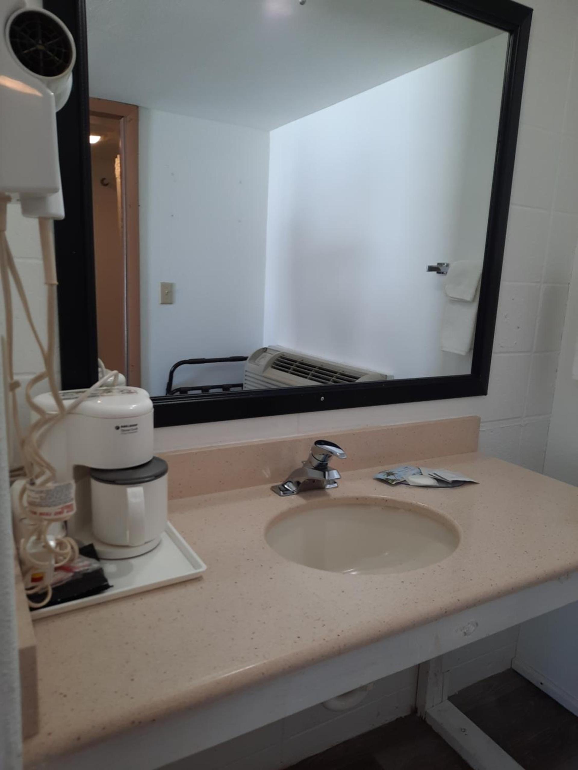 Motel Reedsburg photo 20