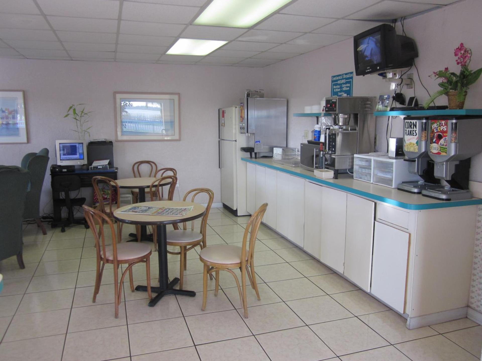 Westmont Inn - Lakeland photo 9