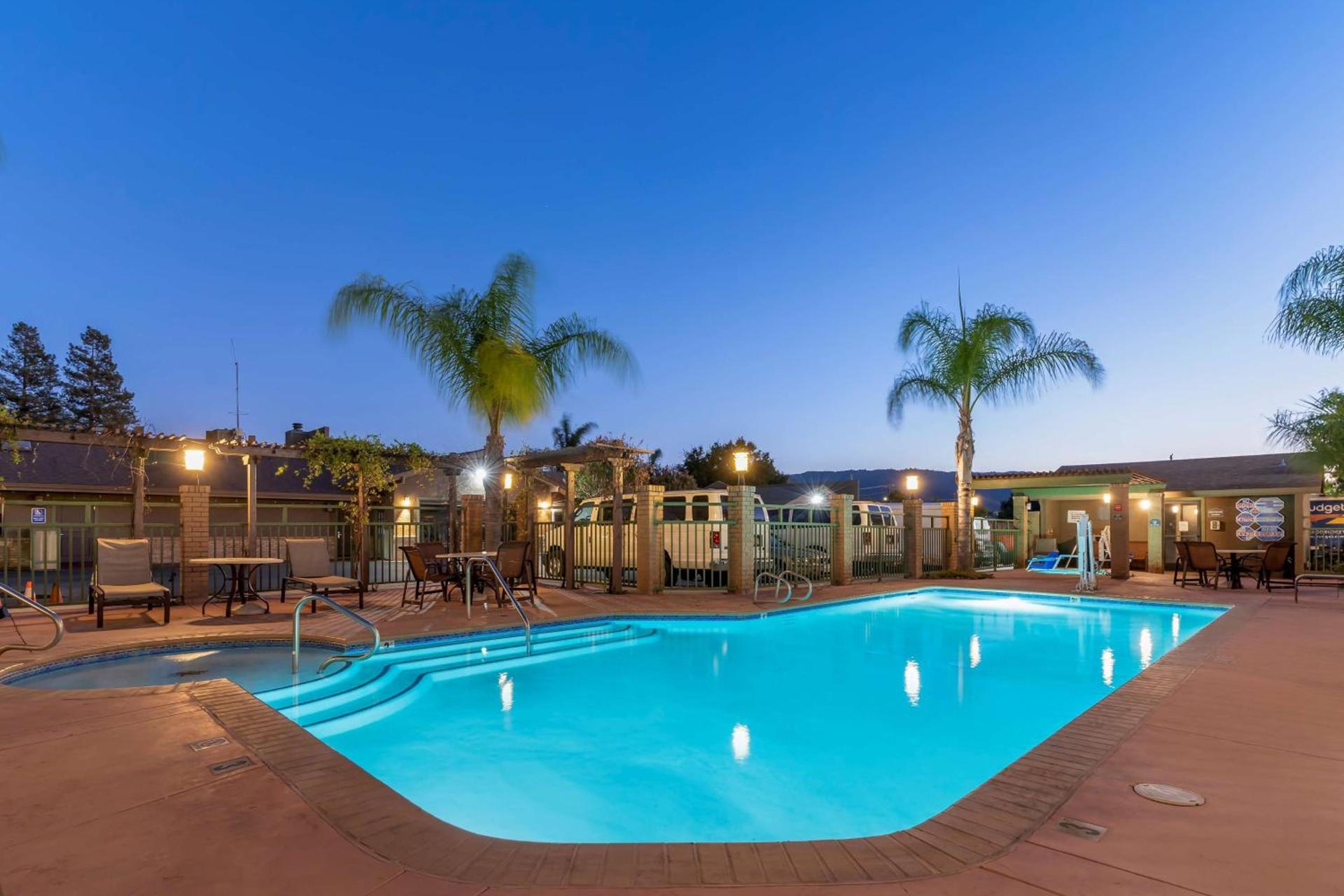 Best Western Plus Forest Park Inn photo 4