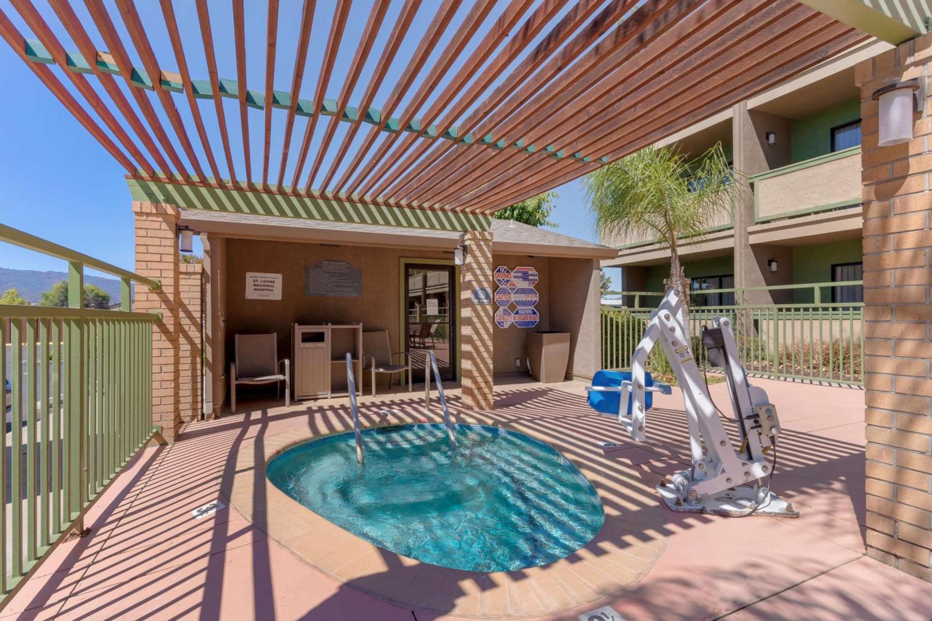 Best Western Plus Forest Park Inn photo 23