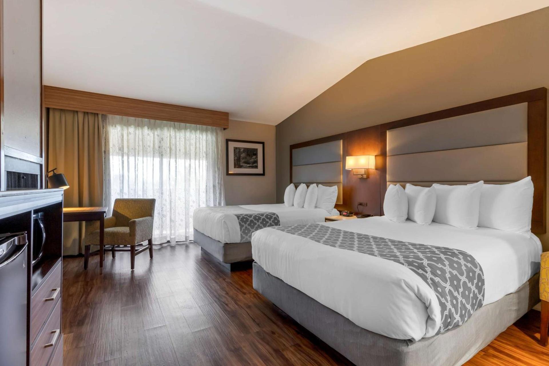 Best Western Plus Forest Park Inn photo 30