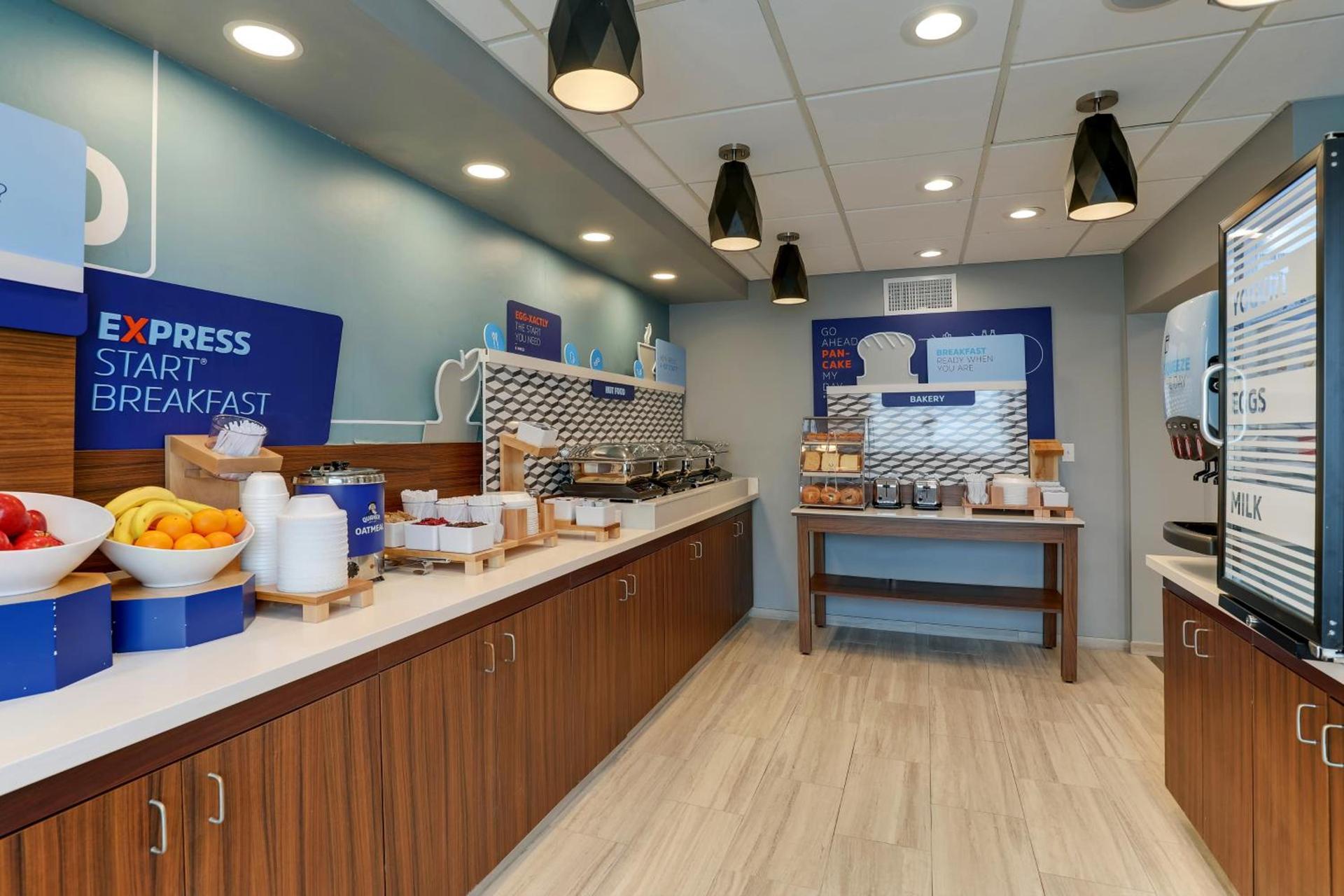 Holiday Inn Express Kenner - New Orleans Airport by IHG photo 8