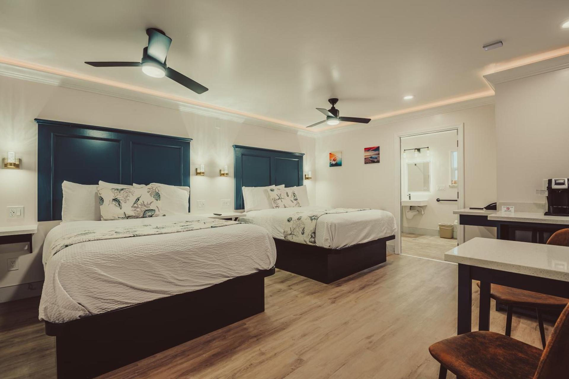 Blufftop Inn & Suites - Wharf/Restaurant District photo 61