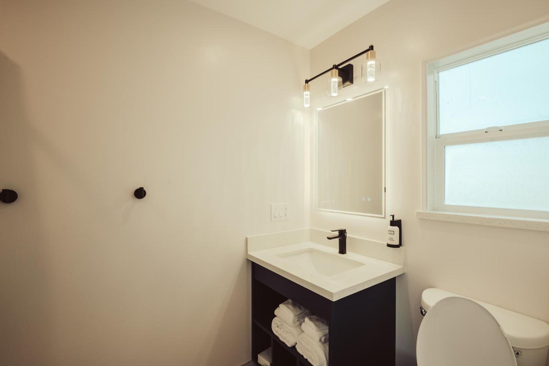 Blufftop Inn & Suites - Wharf/Restaurant District photo 21