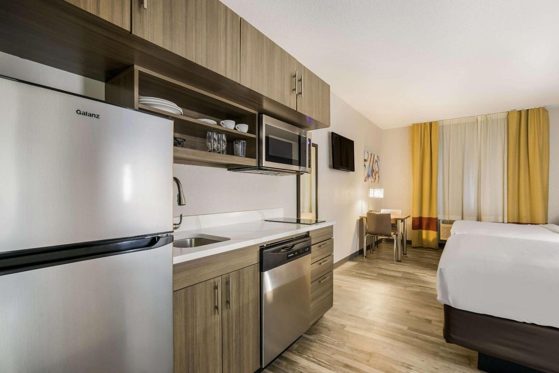 MainStay Suites Joliet I-55 photo 32
