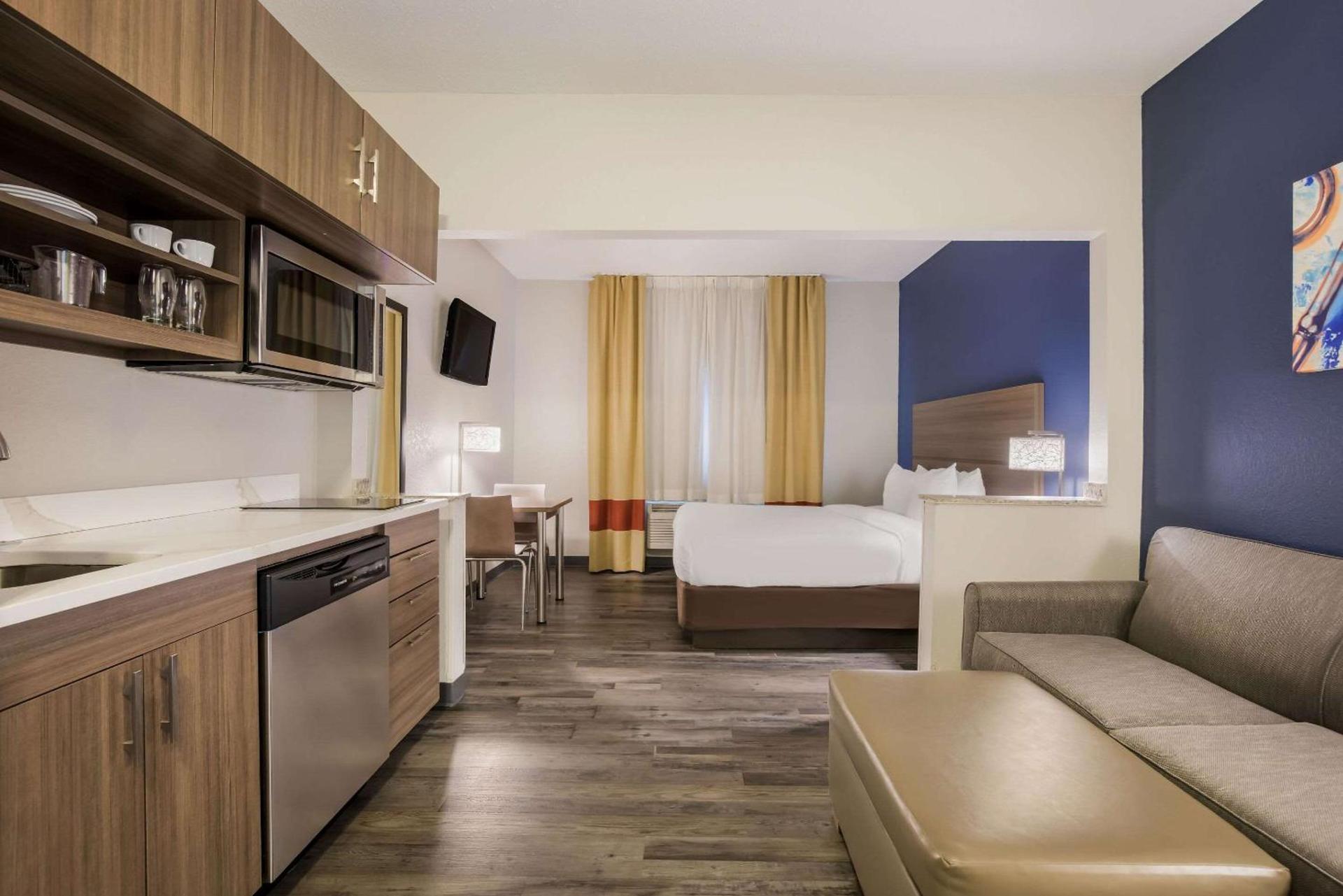 MainStay Suites Joliet I-55 photo 34