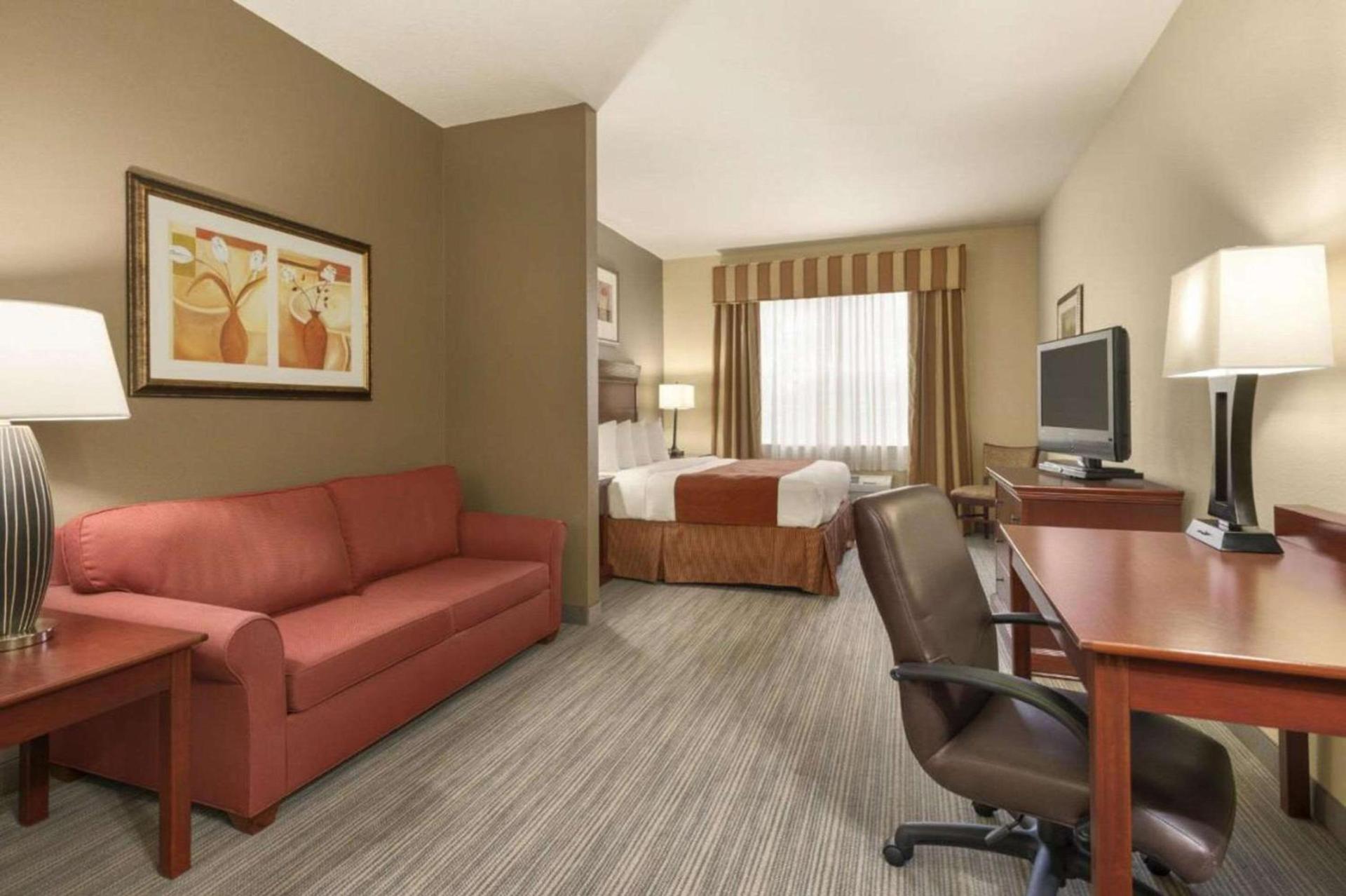Seffner Inn and Suites photo 2
