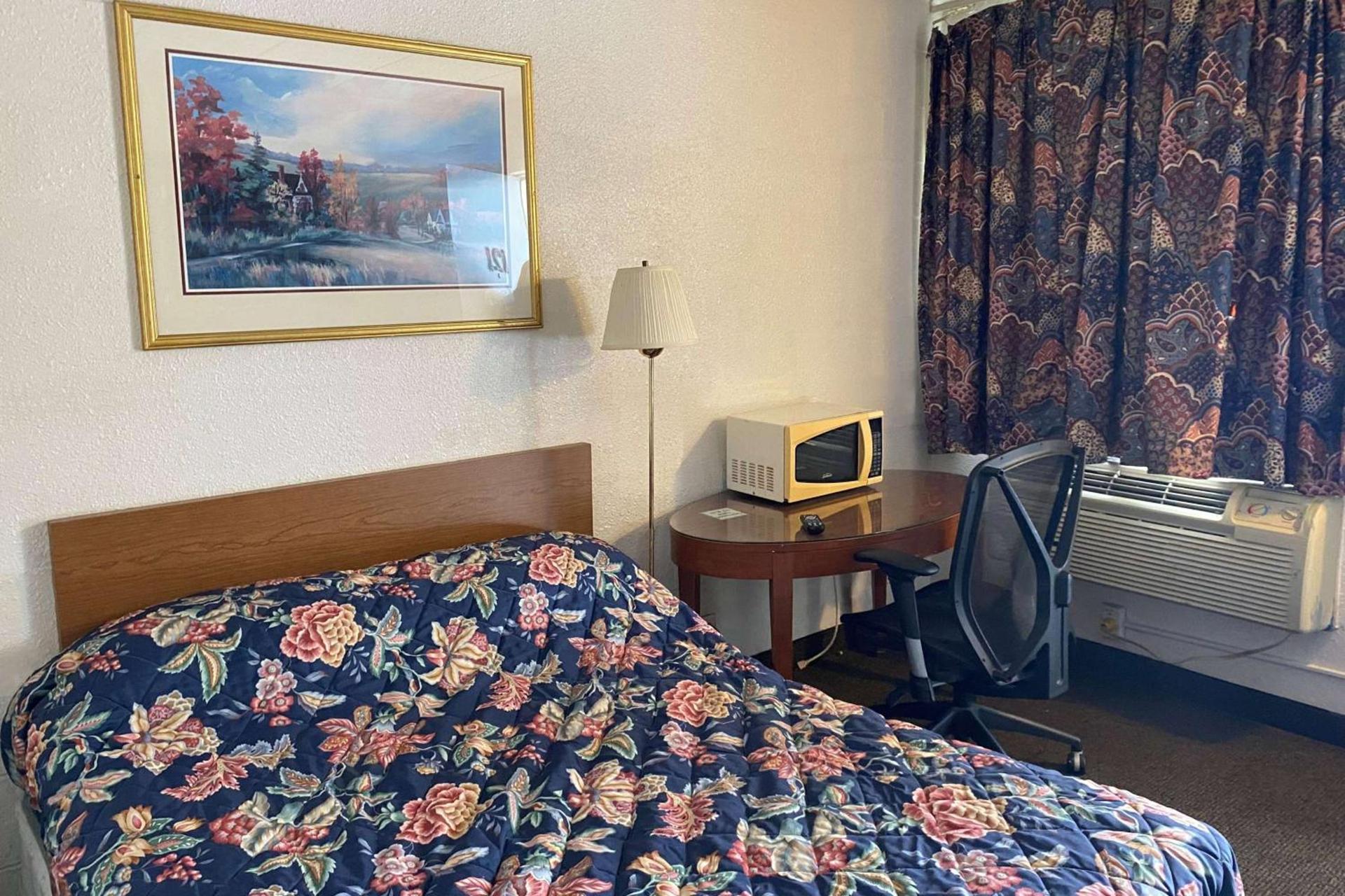 Super 8 by Wyndham Rockford South photo 8