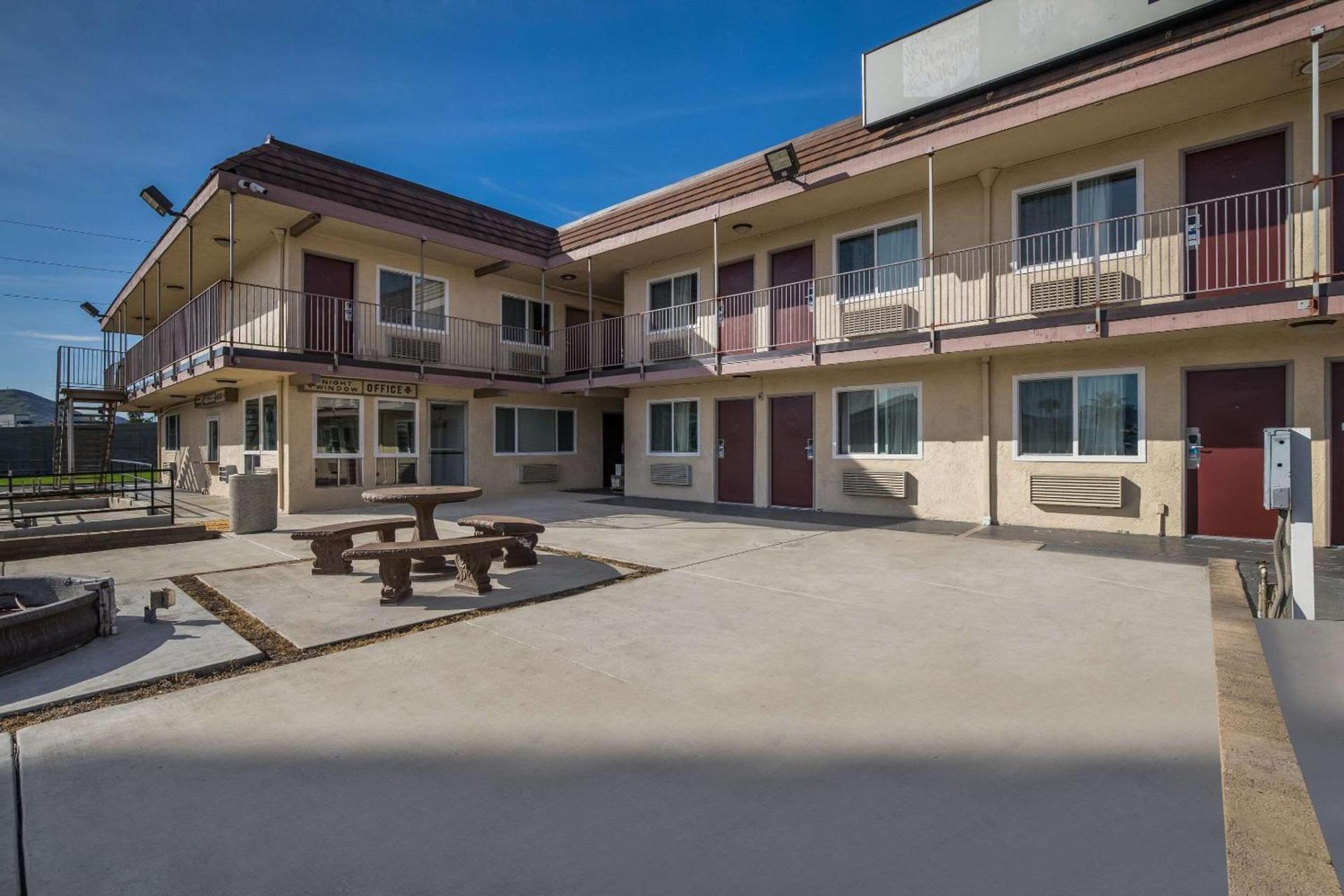 Rodeway Inn San Bernardino - Colton photo 5