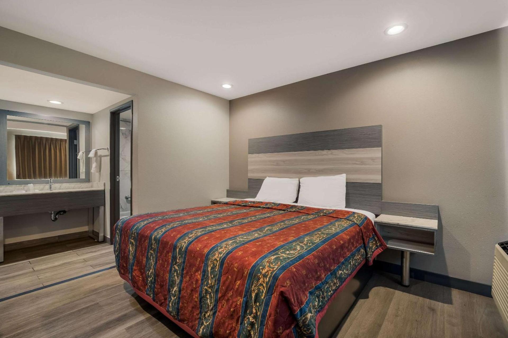 Rodeway Inn San Bernardino - Colton photo 15