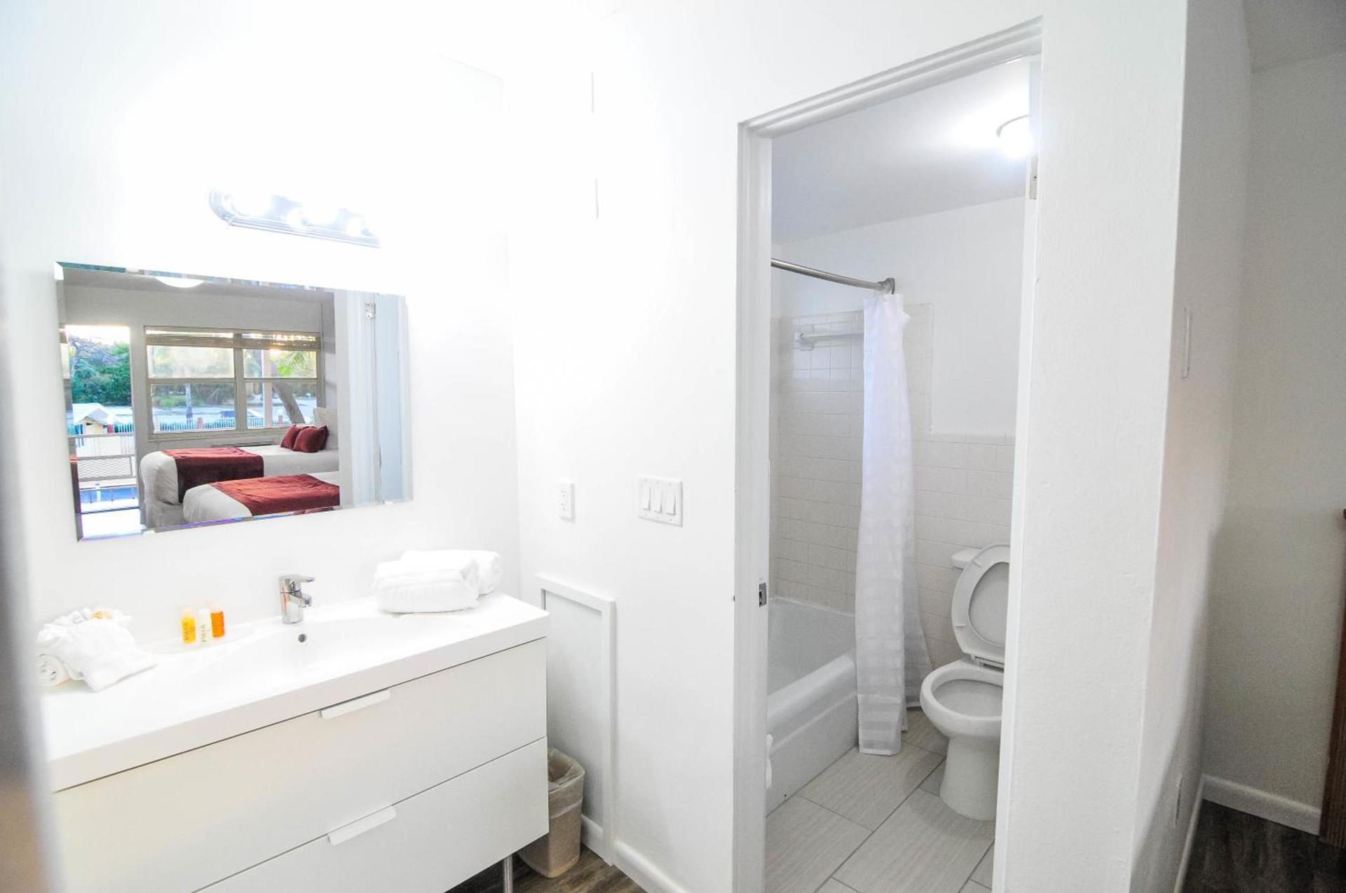 Regency Inn & Suites Sarasota photo 33