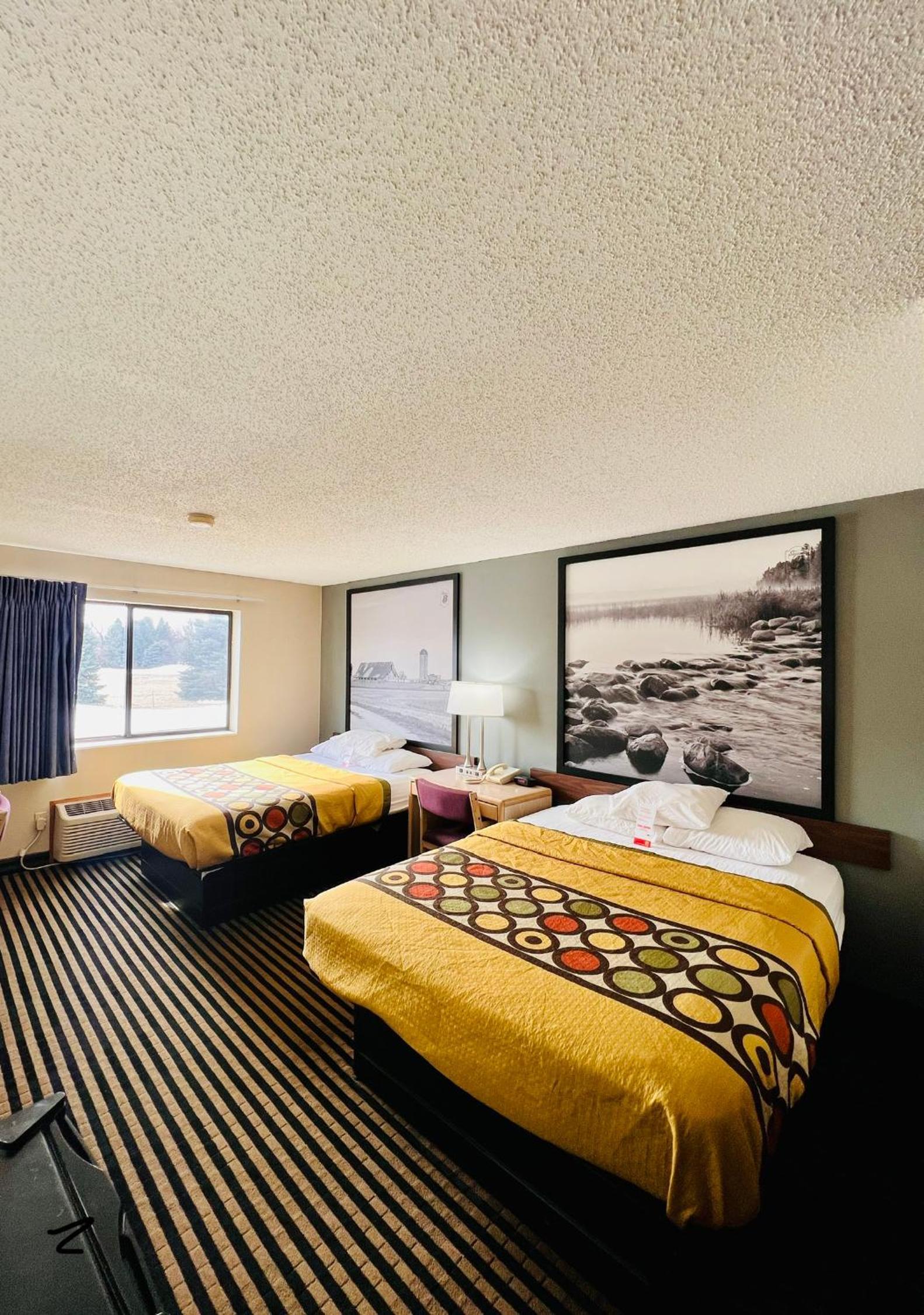 Super 8 by Wyndham Humboldt photo 38