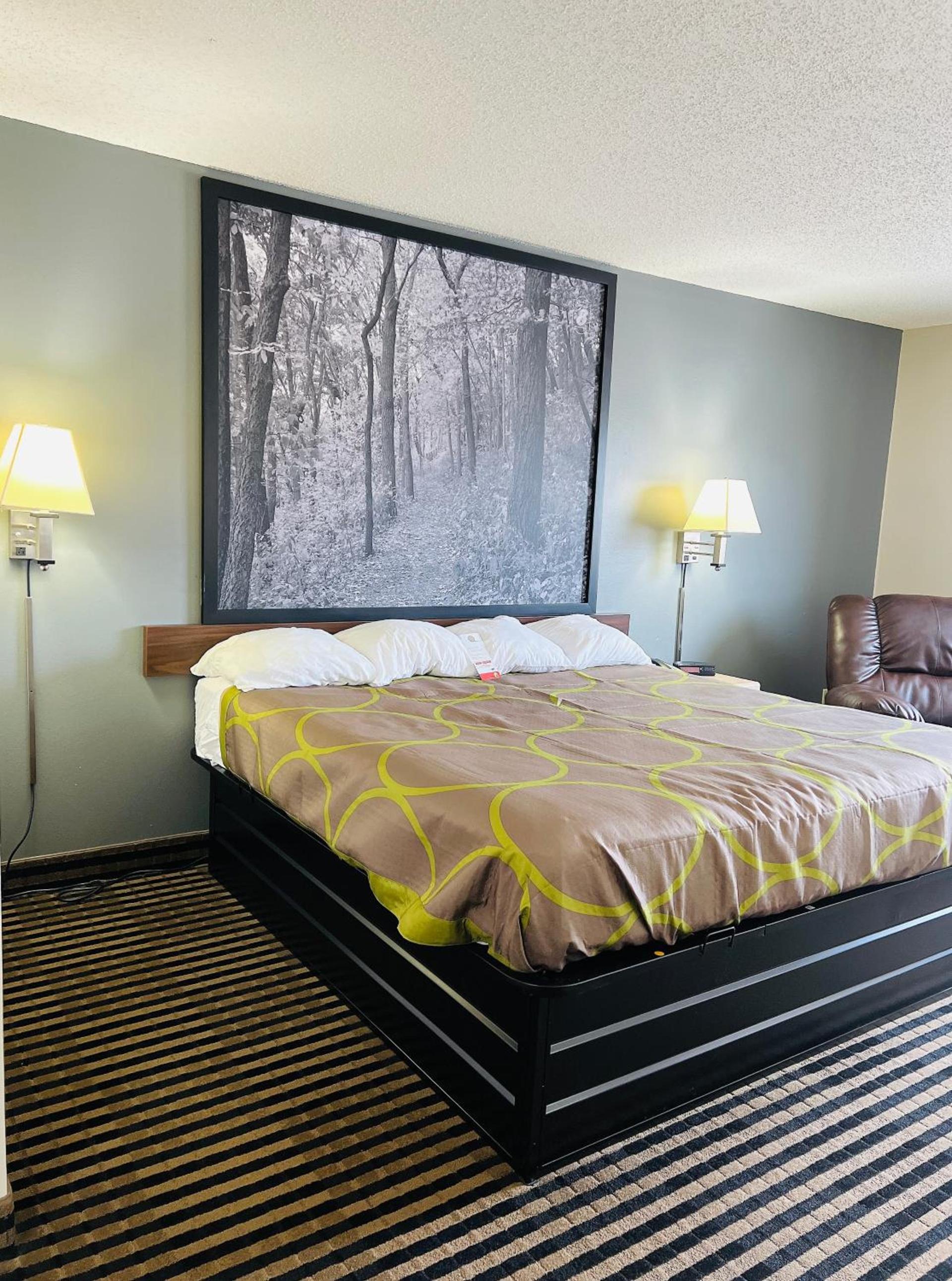 Super 8 by Wyndham Humboldt photo 39