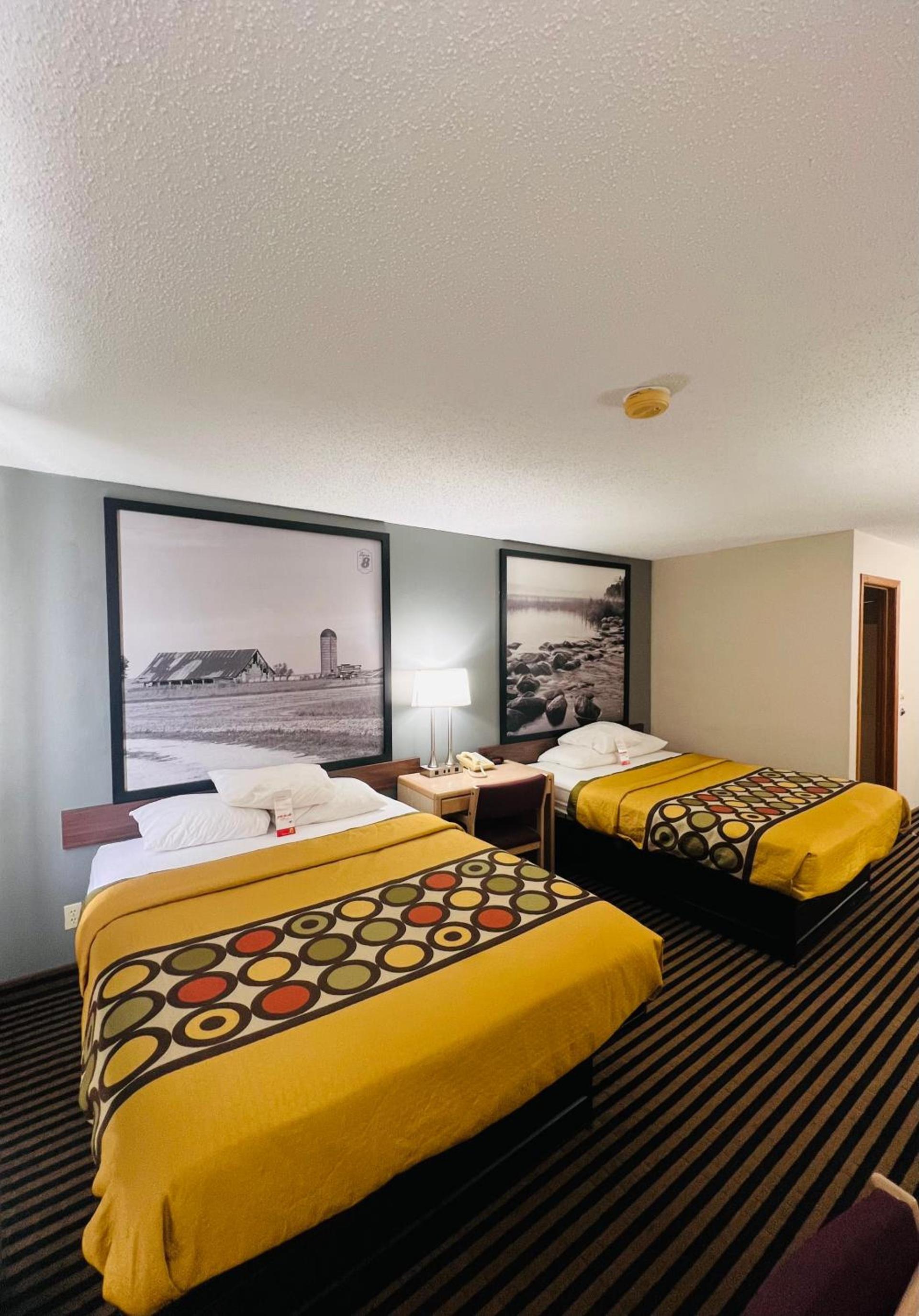 Super 8 by Wyndham Humboldt photo 43
