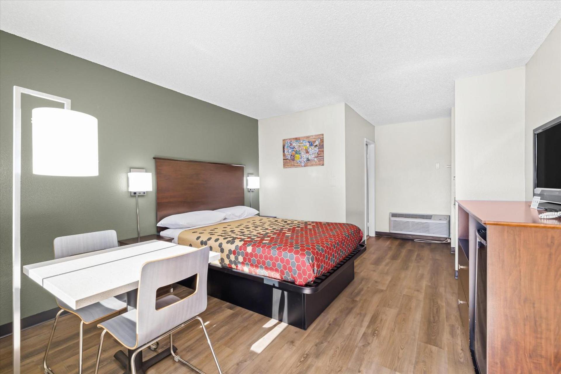 Bend Inn & Suites photo 5