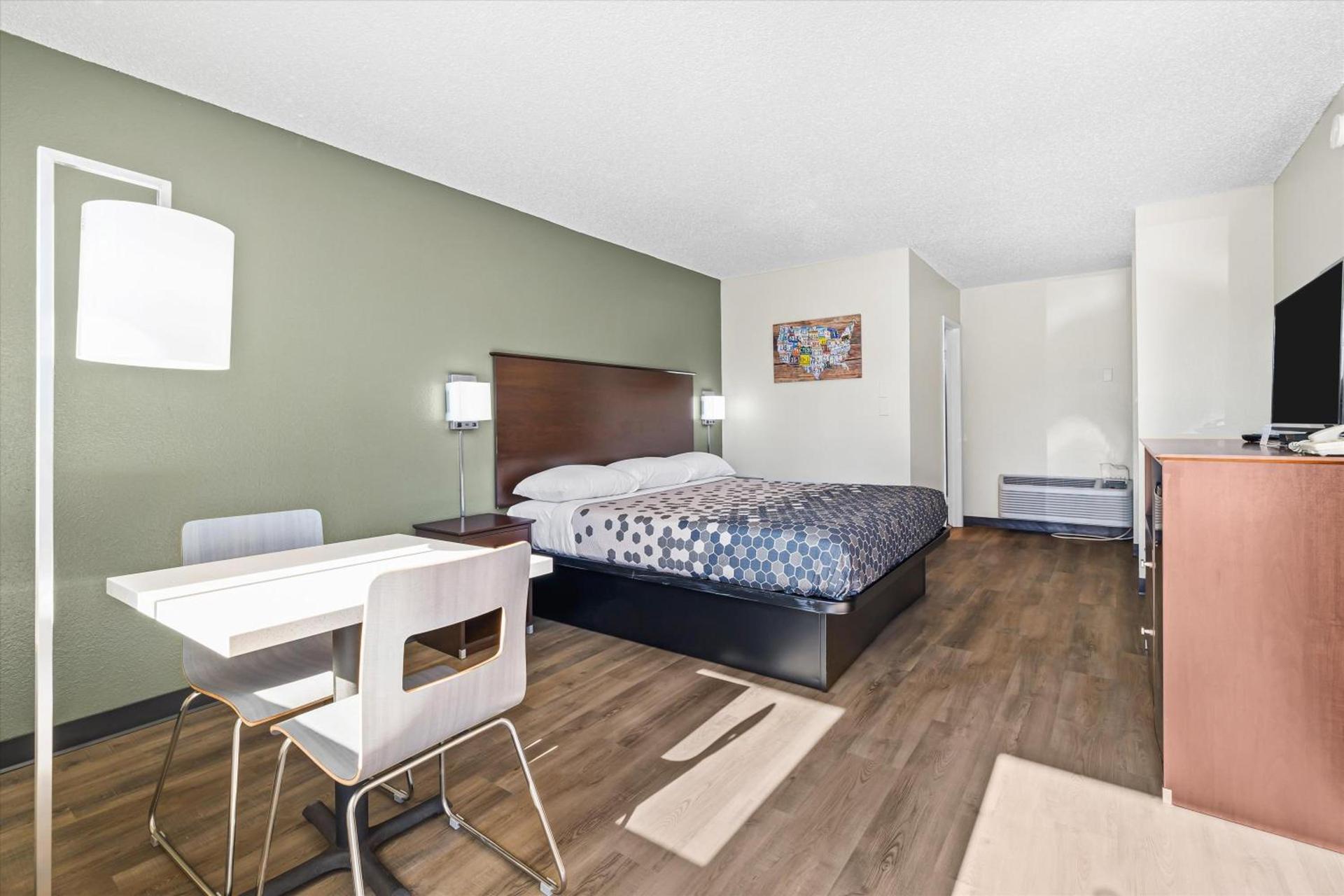 Bend Inn & Suites photo 15