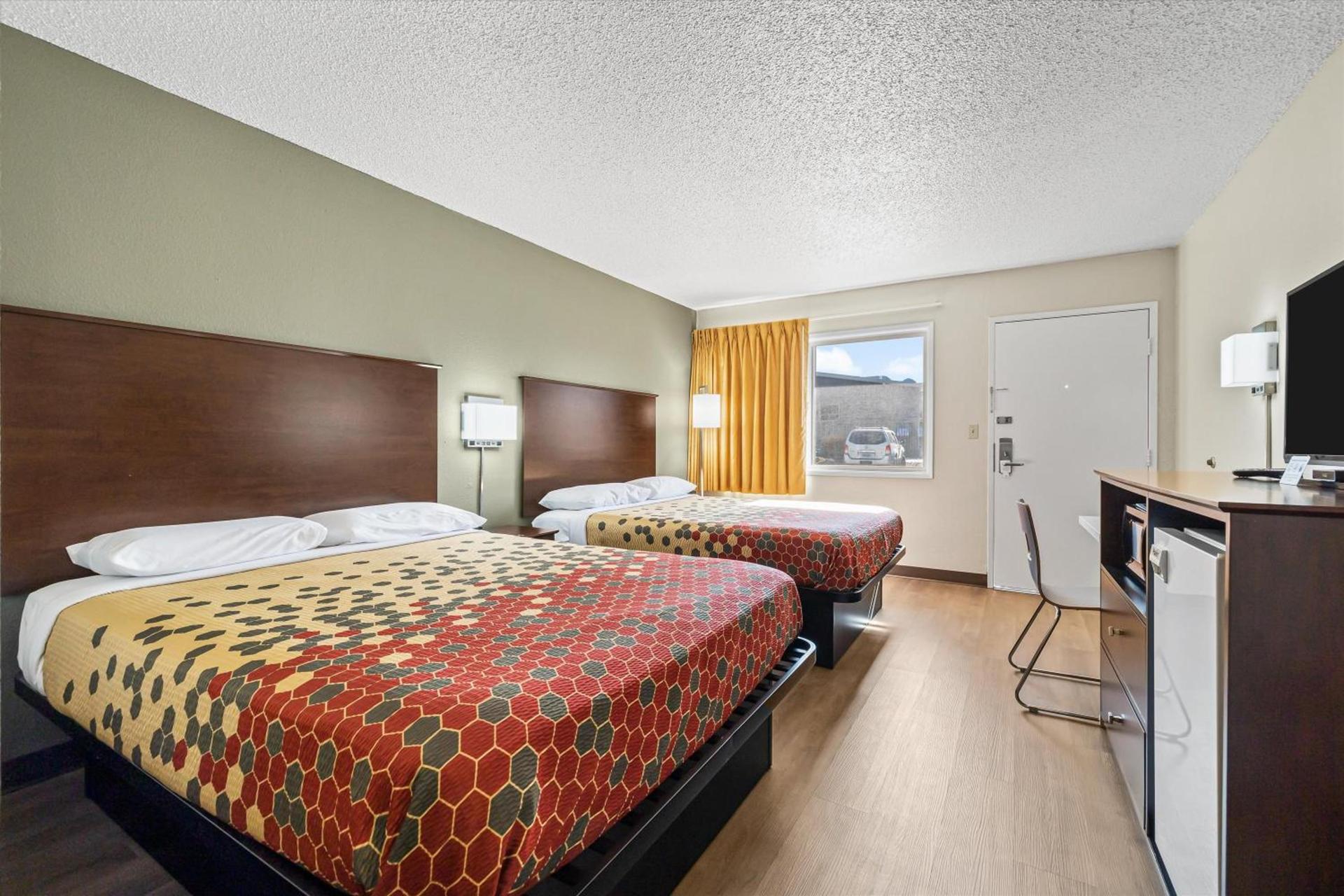 Bend Inn & Suites photo 19