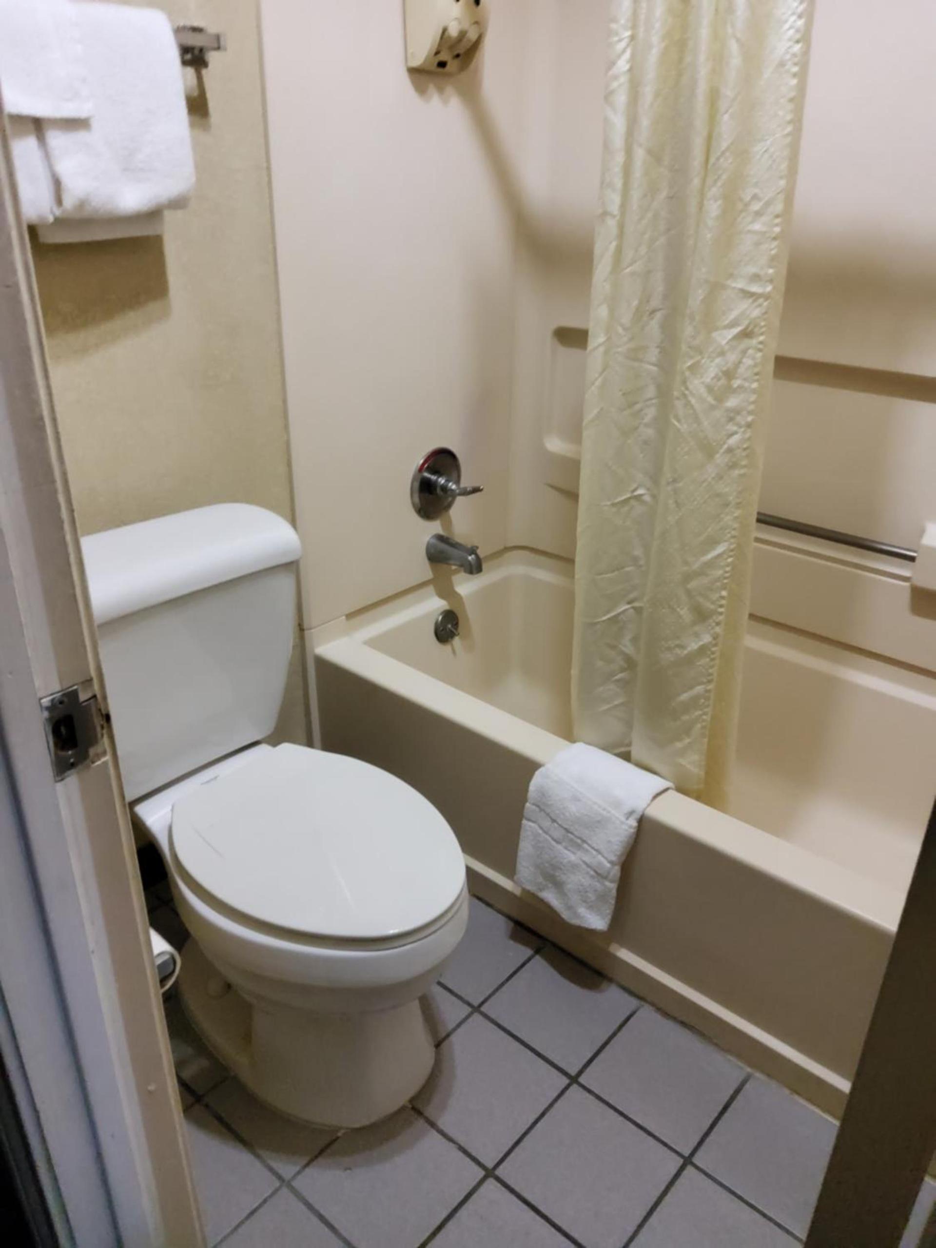 Budget Inn photo 20