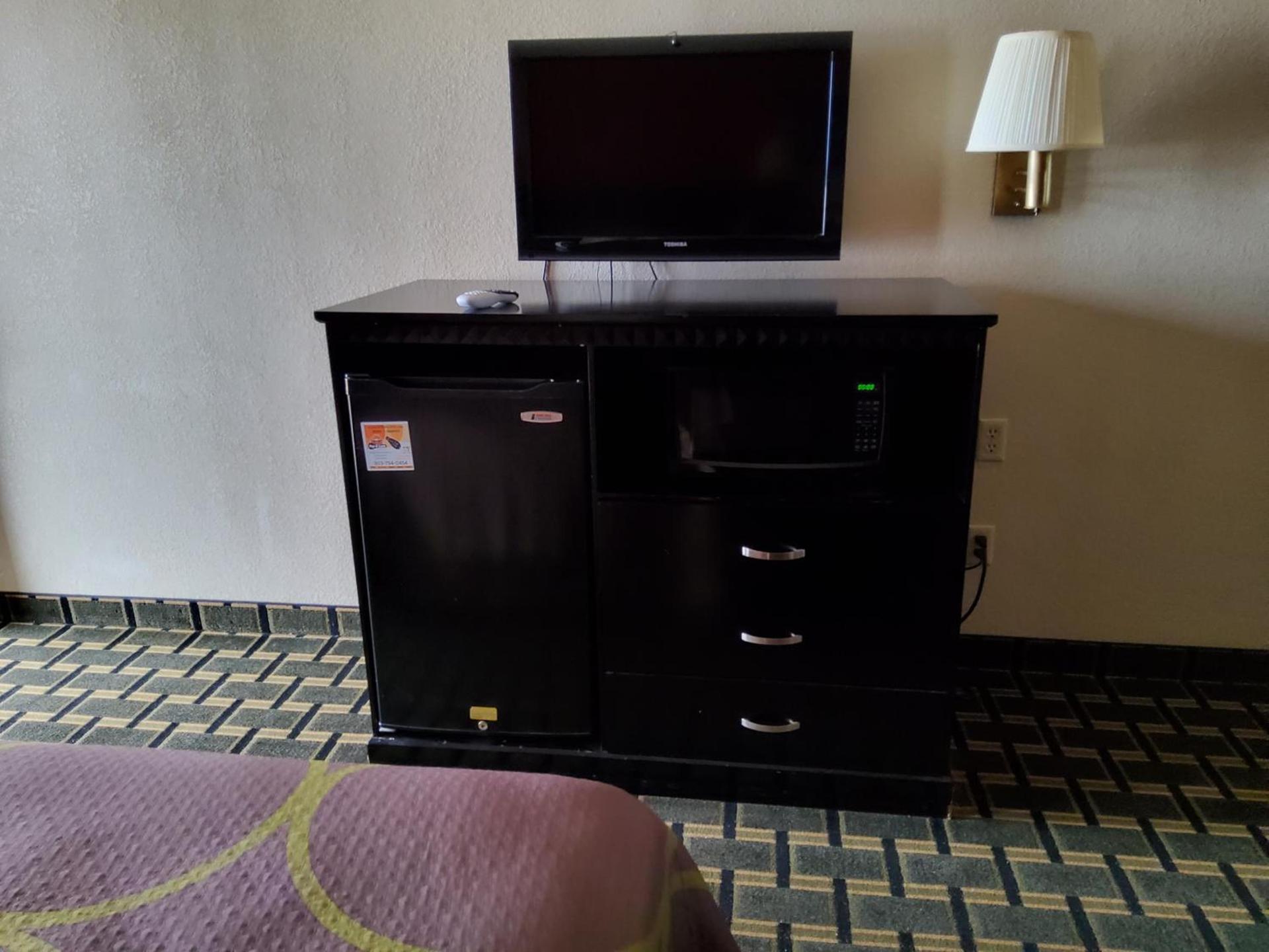 Budget Inn photo 17