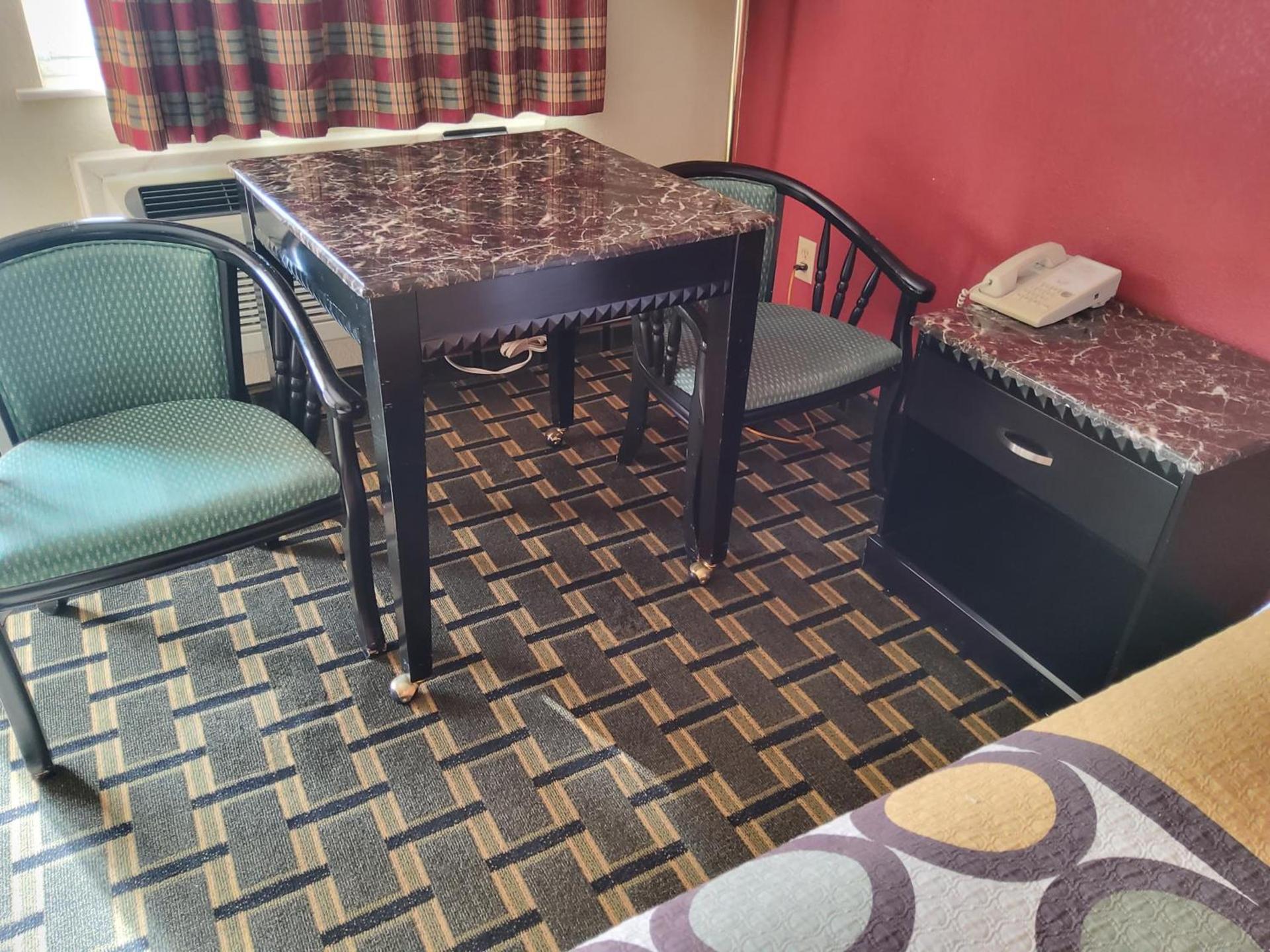 Budget Inn photo 23