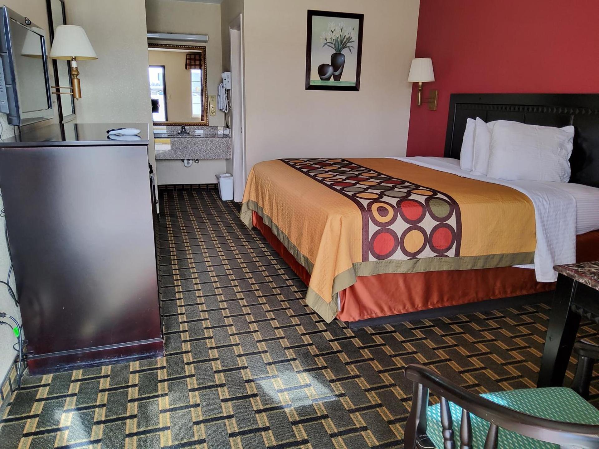 Budget Inn photo 13