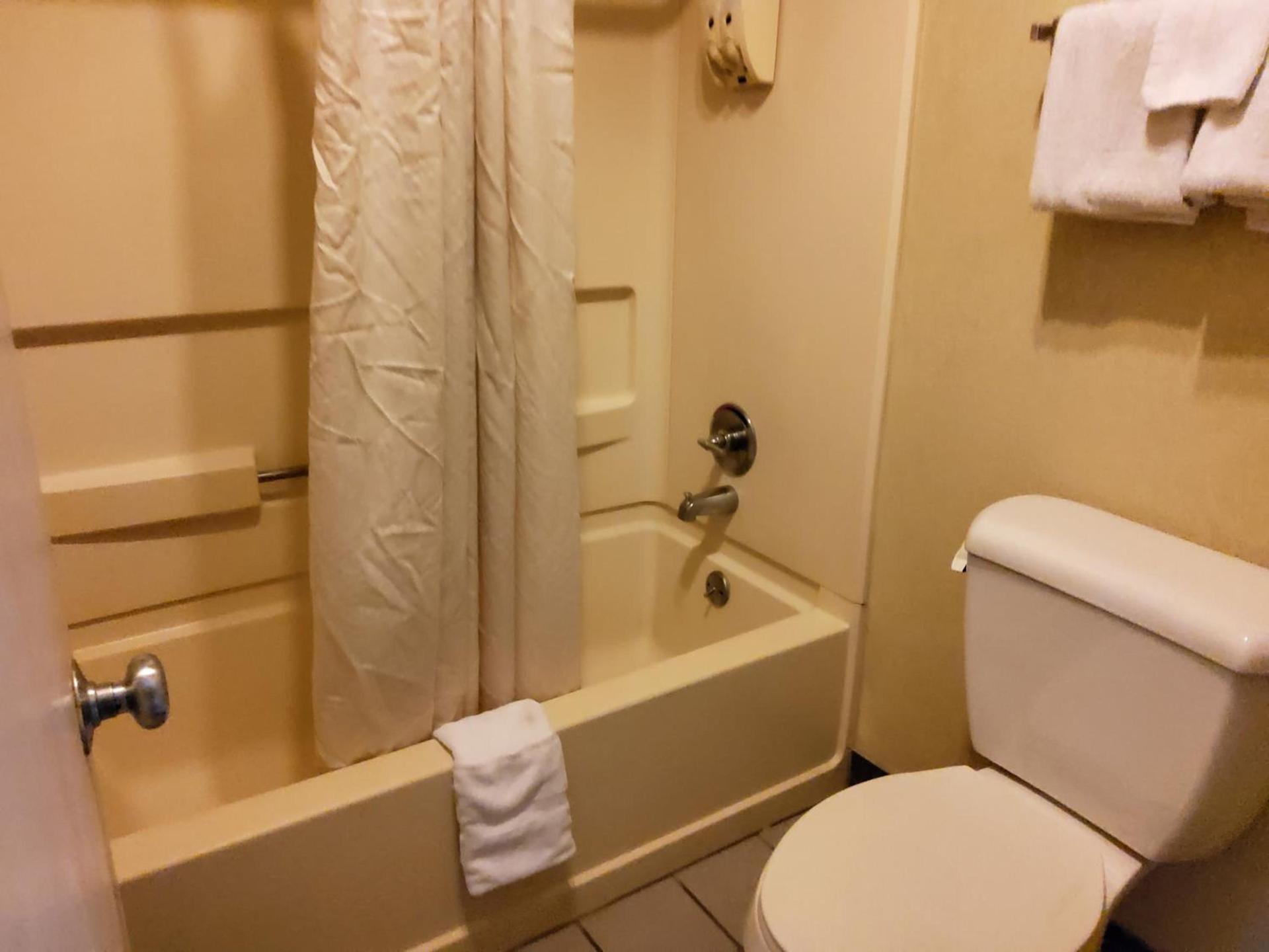 Budget Inn photo 25