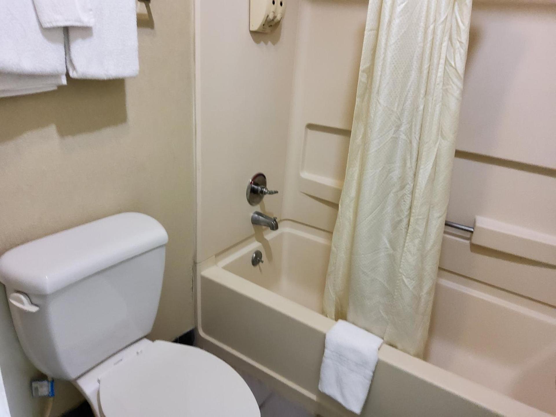 Budget Inn photo 26