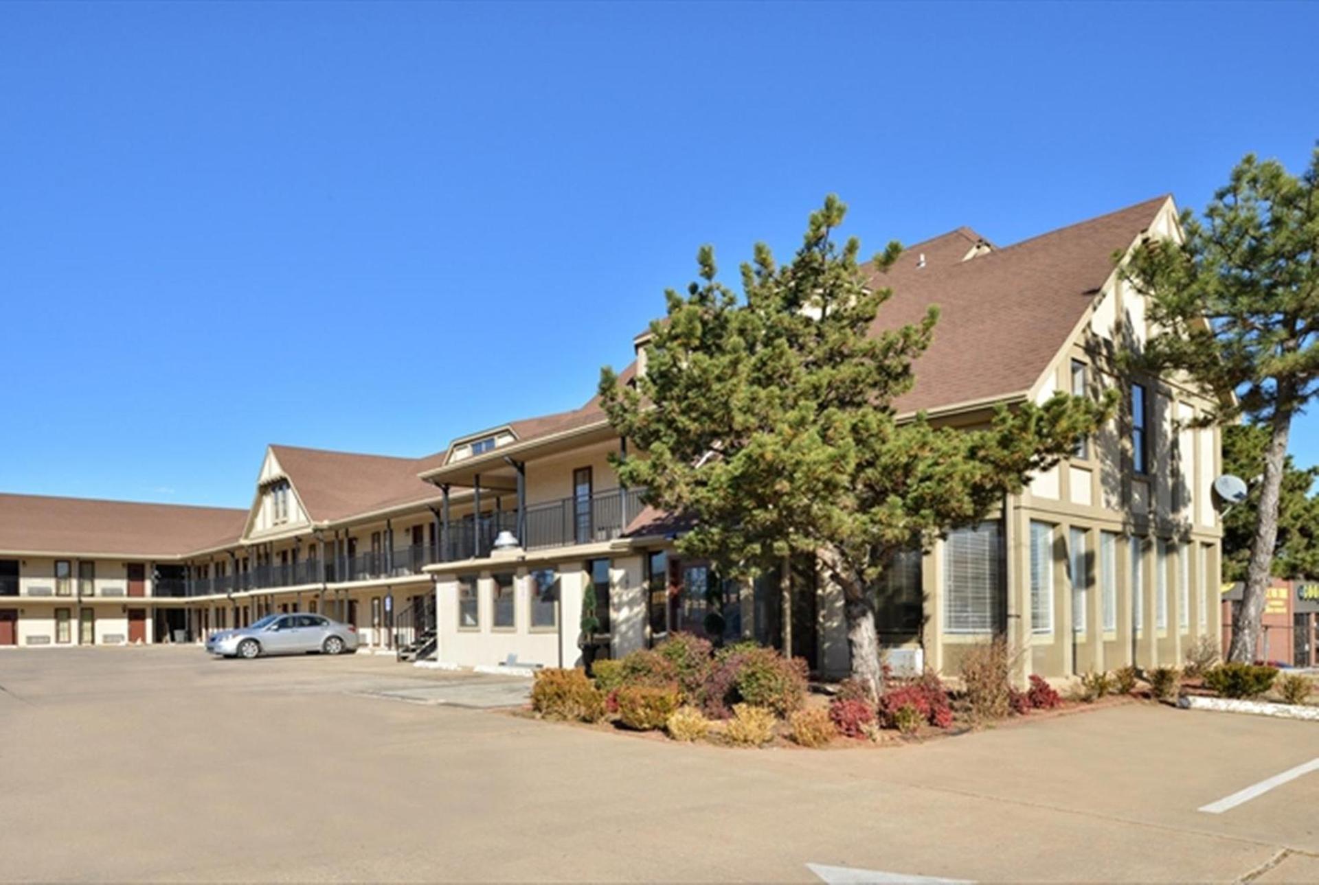Executive Inn photo 1