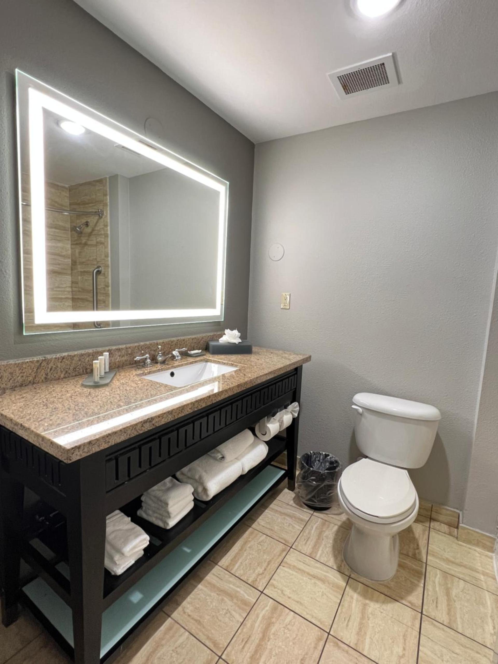 La Quinta by Wyndham Allen at The Village photo 17