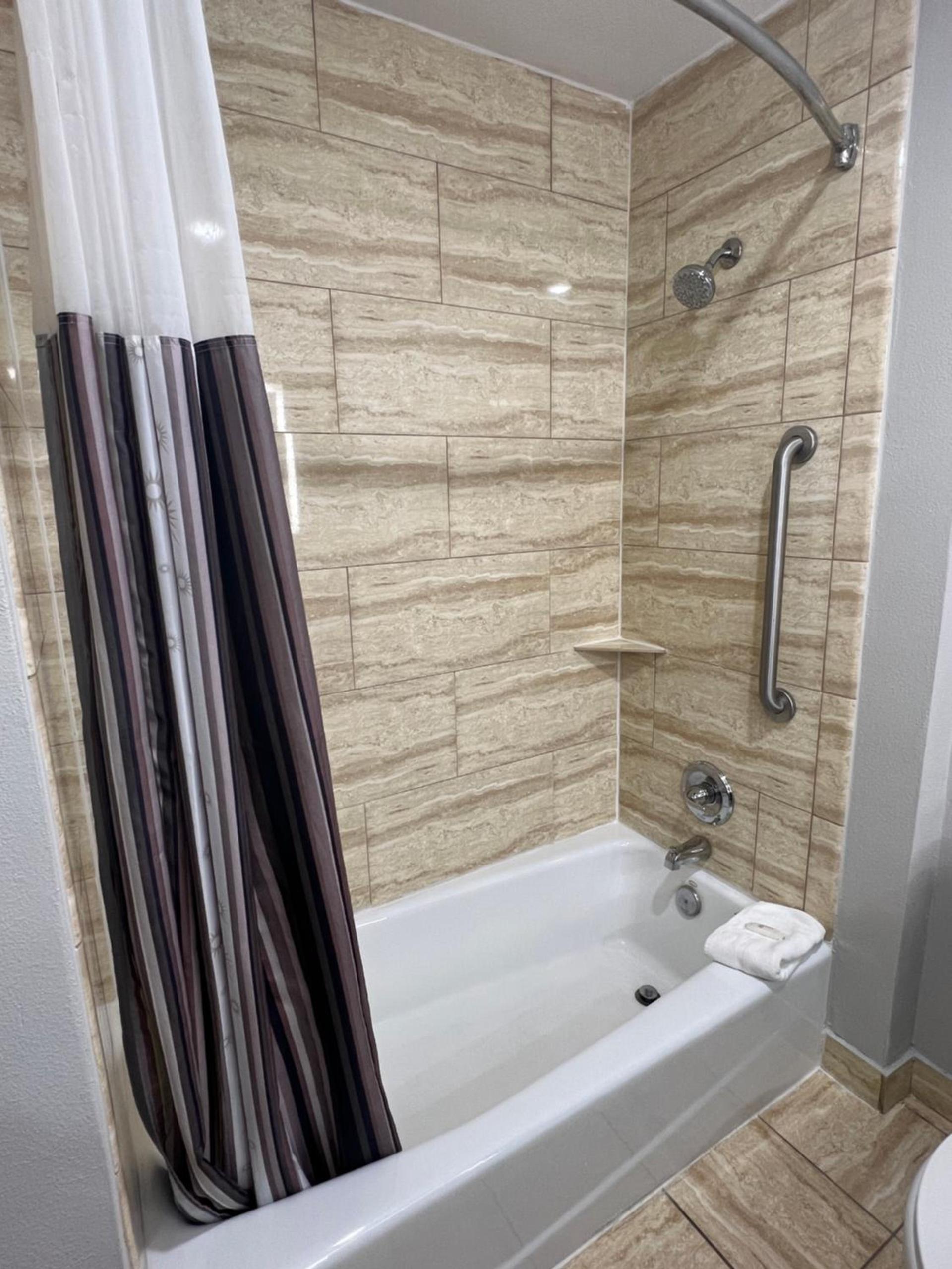 La Quinta by Wyndham Allen at The Village photo 32