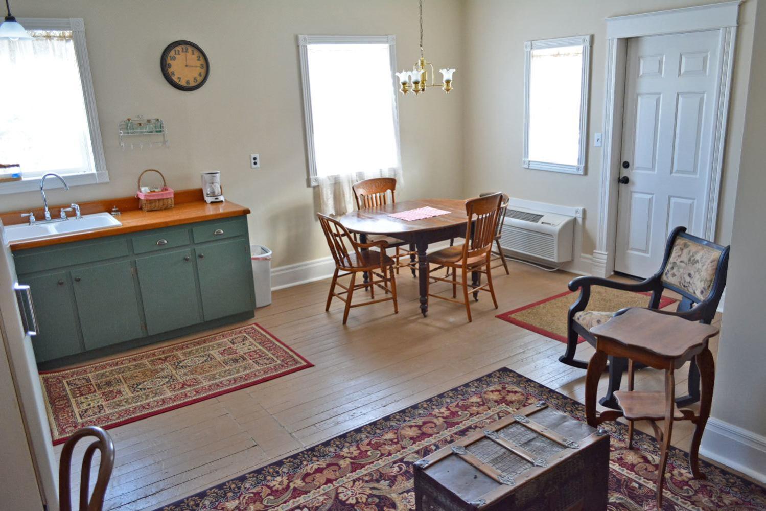 Backwoods Bed and Bath photo 7