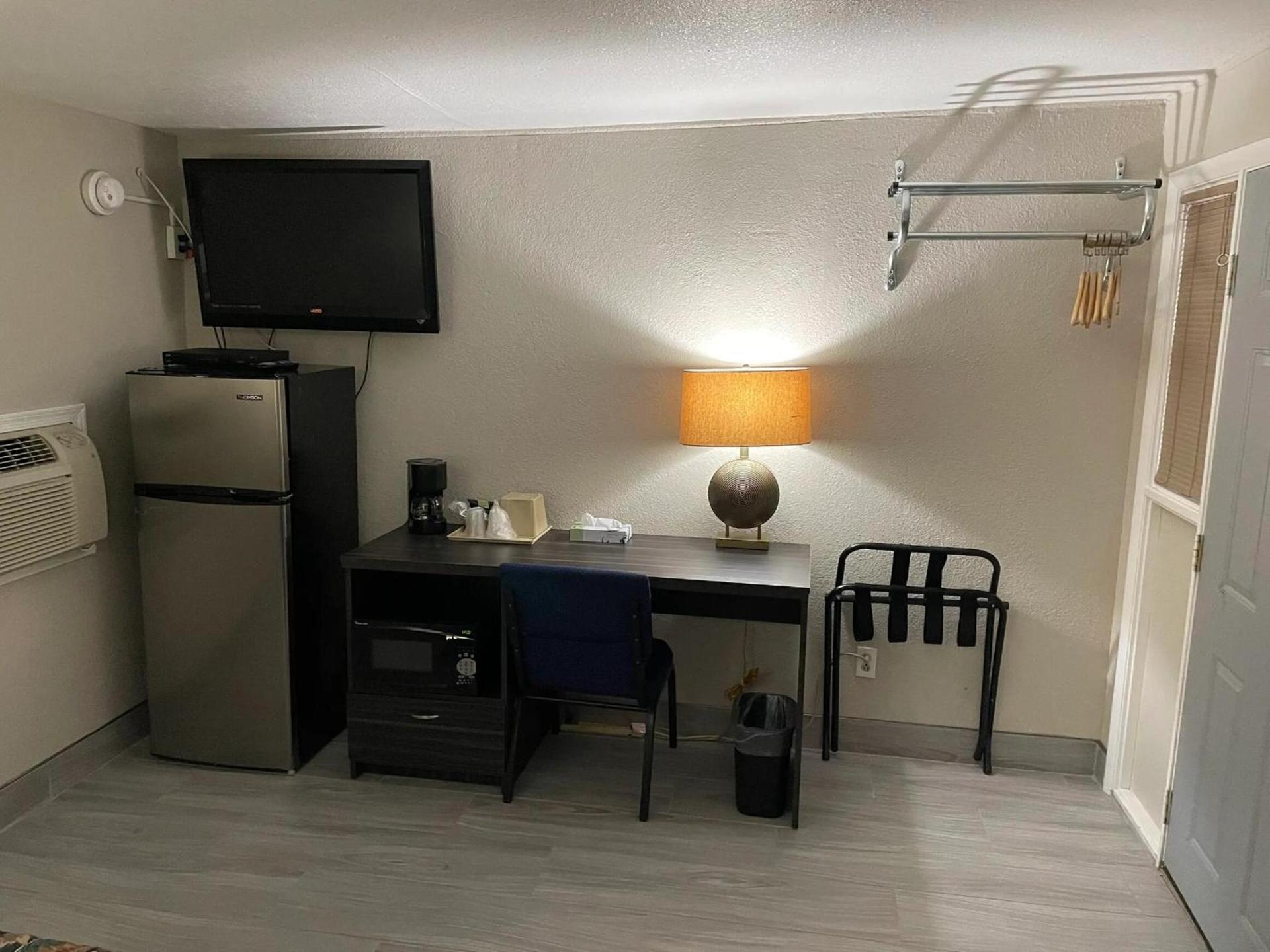 Palms Inn photo 5
