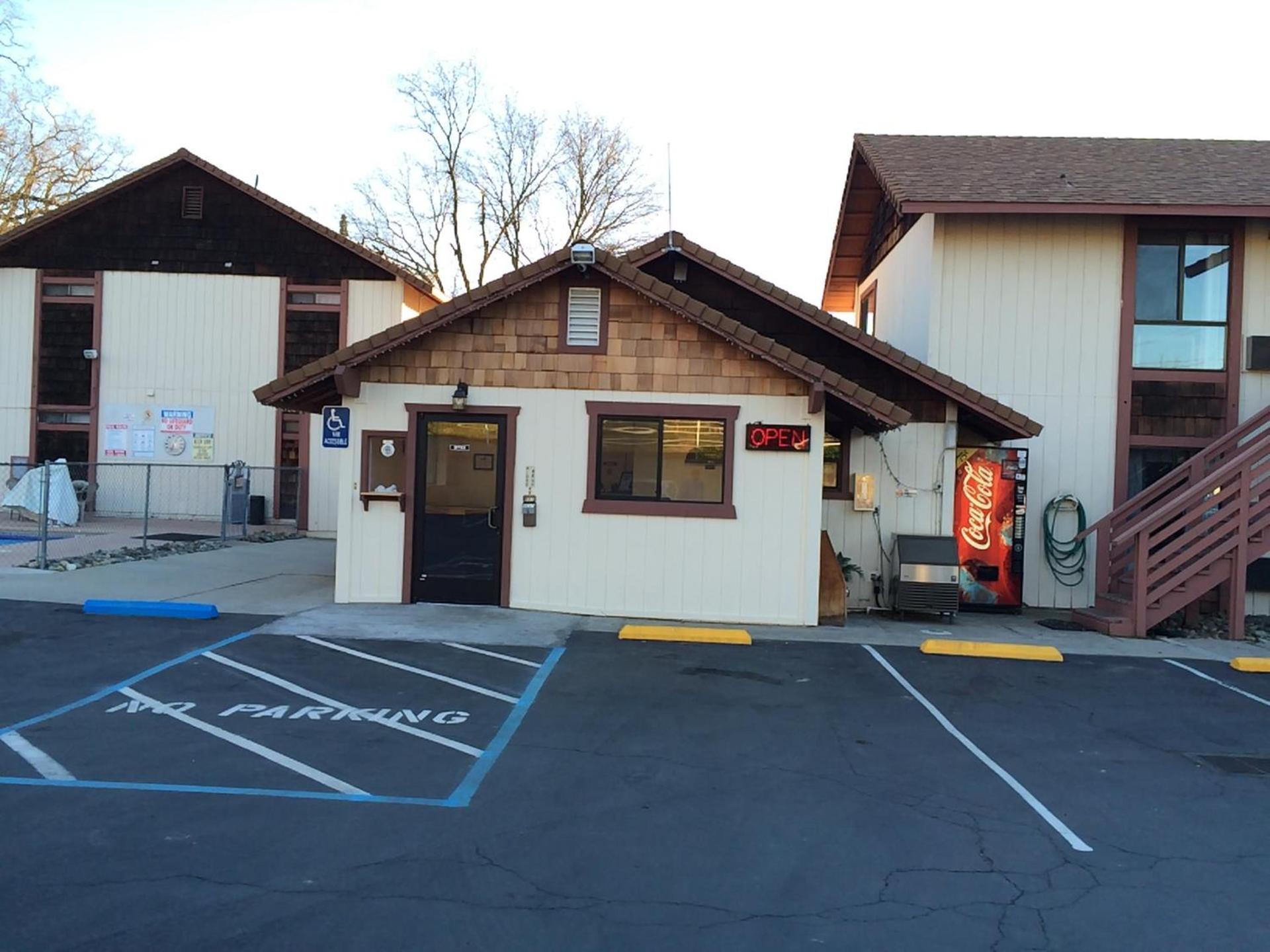 Jamestown Railtown Motel photo 8