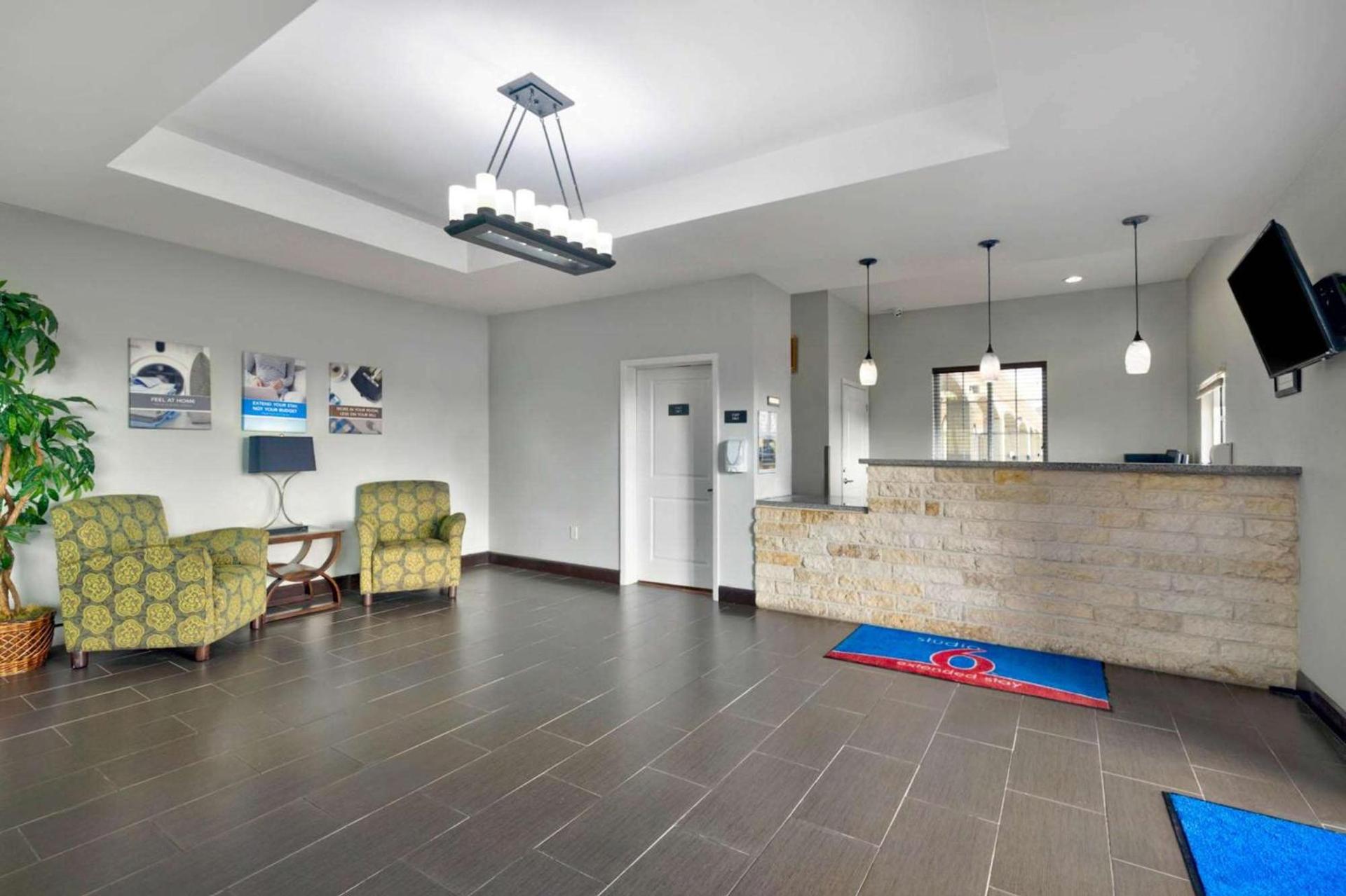 Studio 6-Pleasanton, TX photo 23