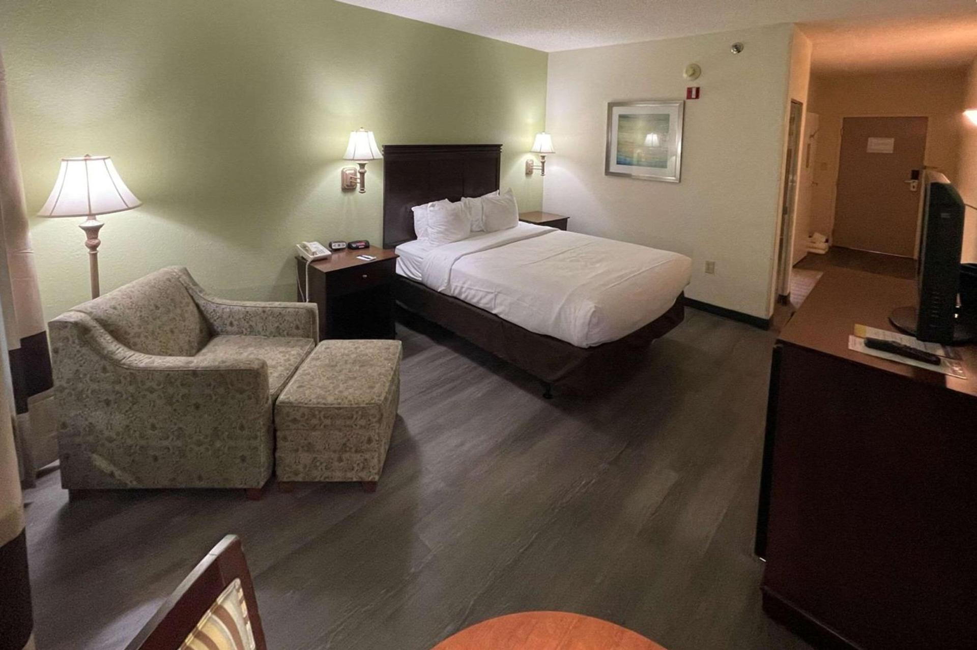 Comfort Inn Pinehurst - Southern Pines photo 21