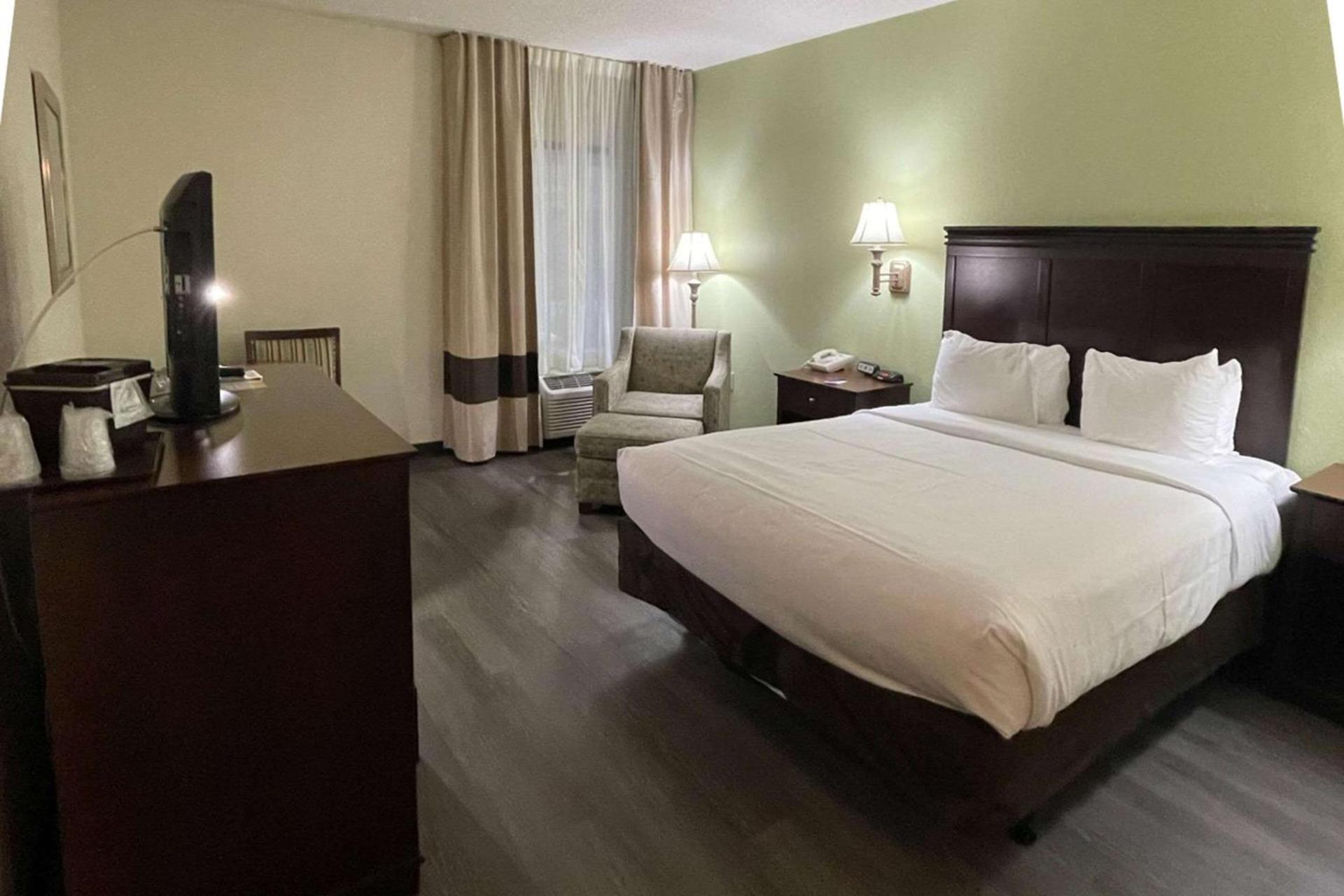 Comfort Inn Pinehurst - Southern Pines photo 25