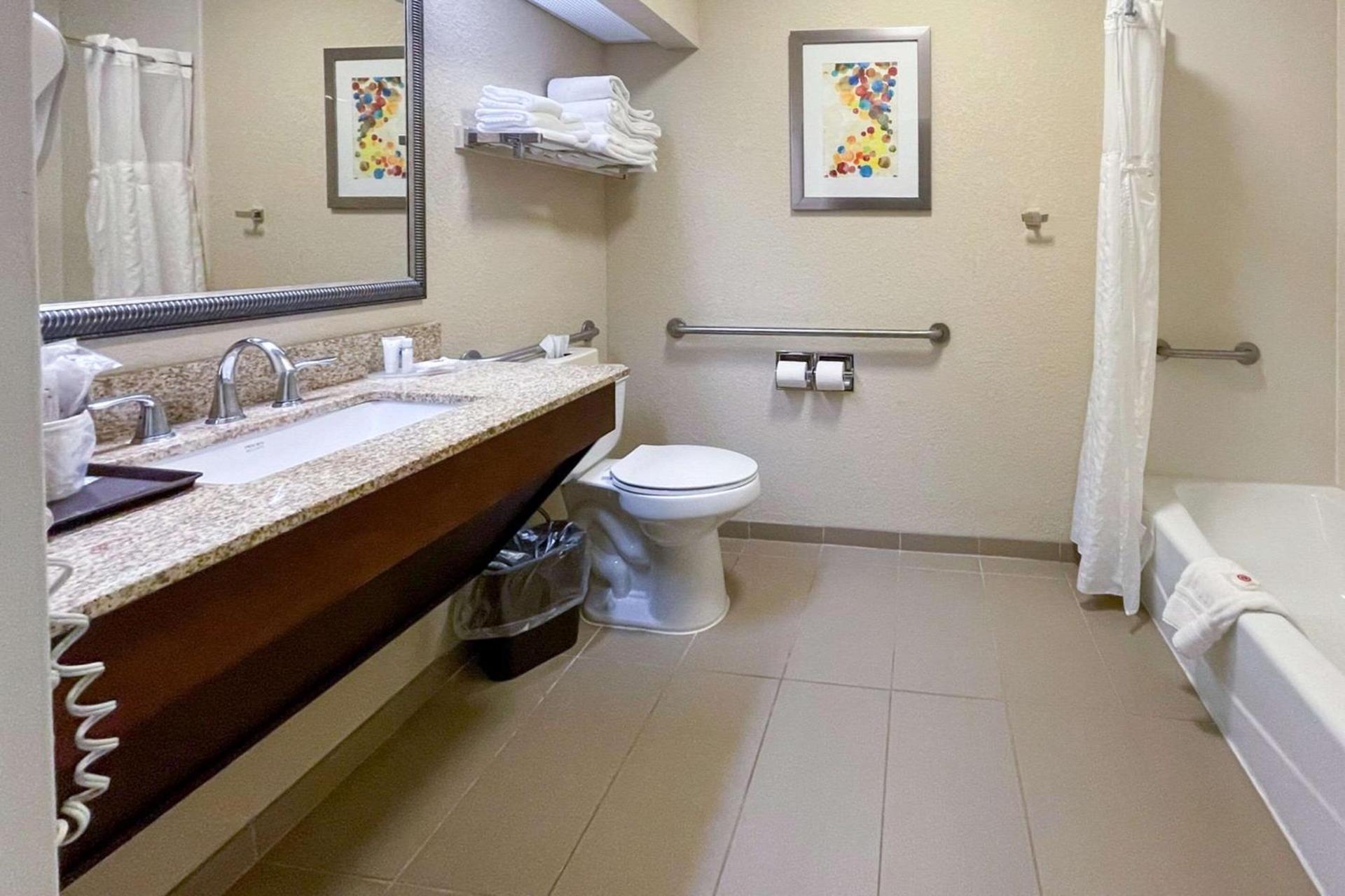 Comfort Inn Pinehurst - Southern Pines photo 26