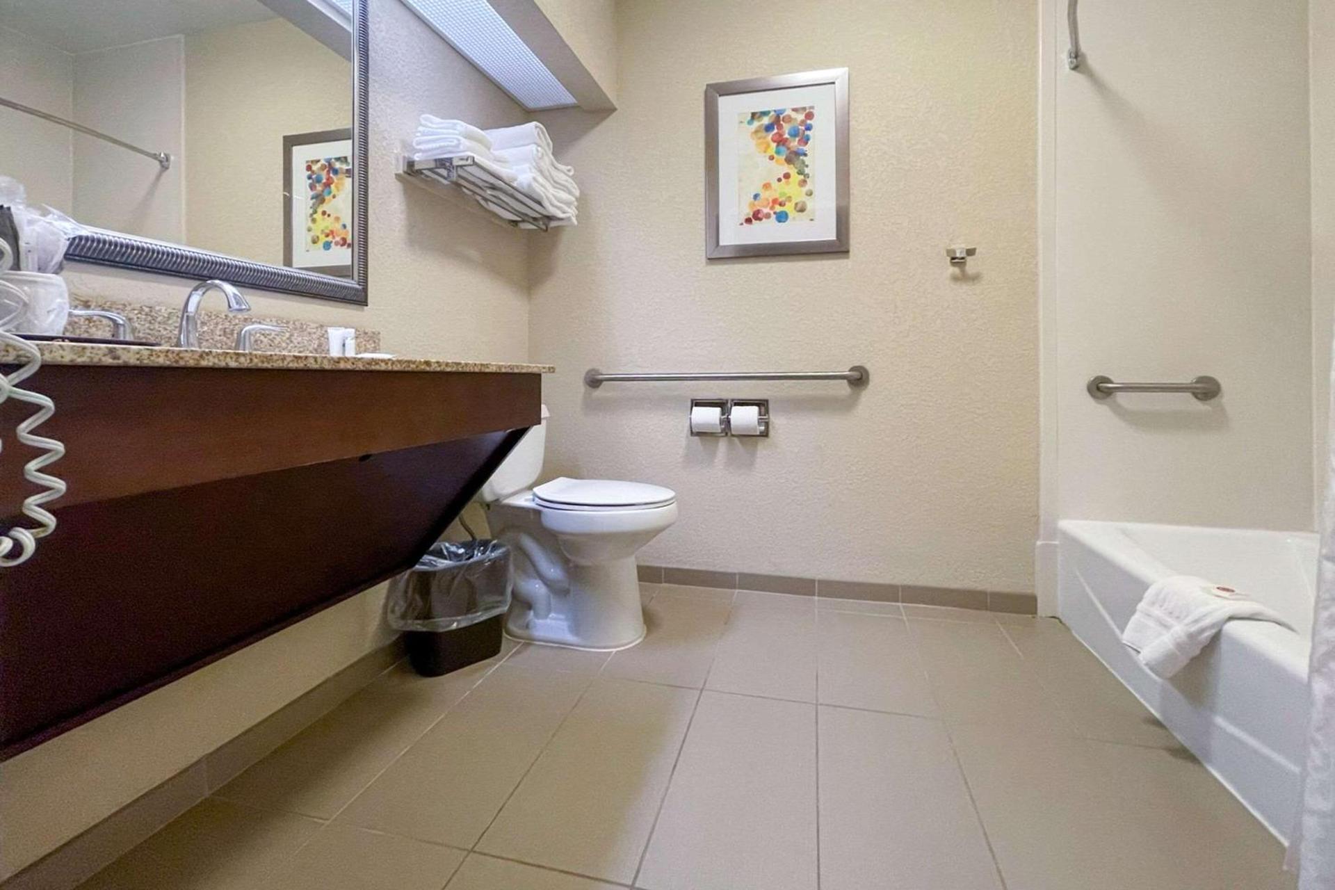 Comfort Inn Pinehurst - Southern Pines photo 28