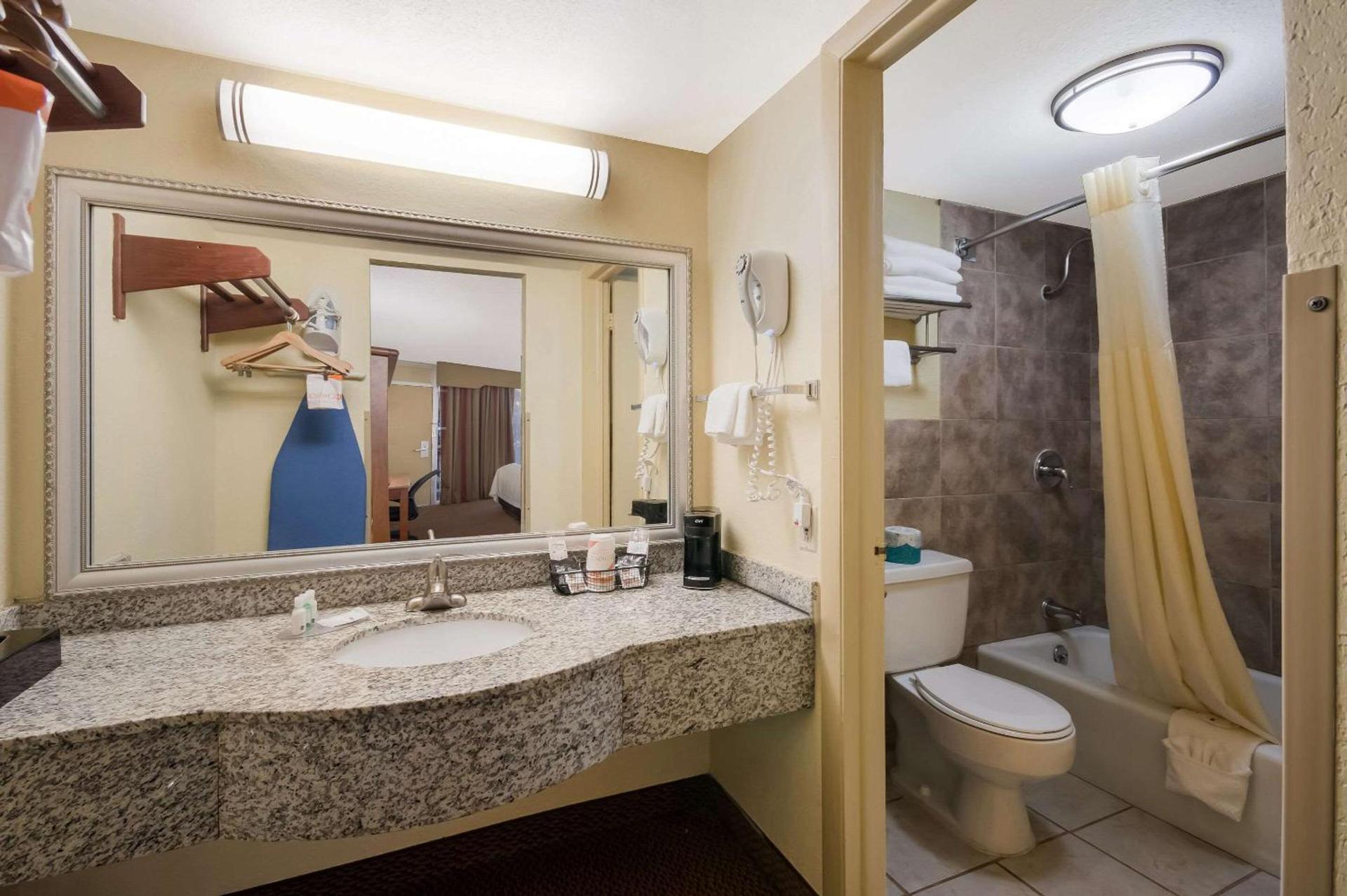 Quality Inn Chickasha photo 13