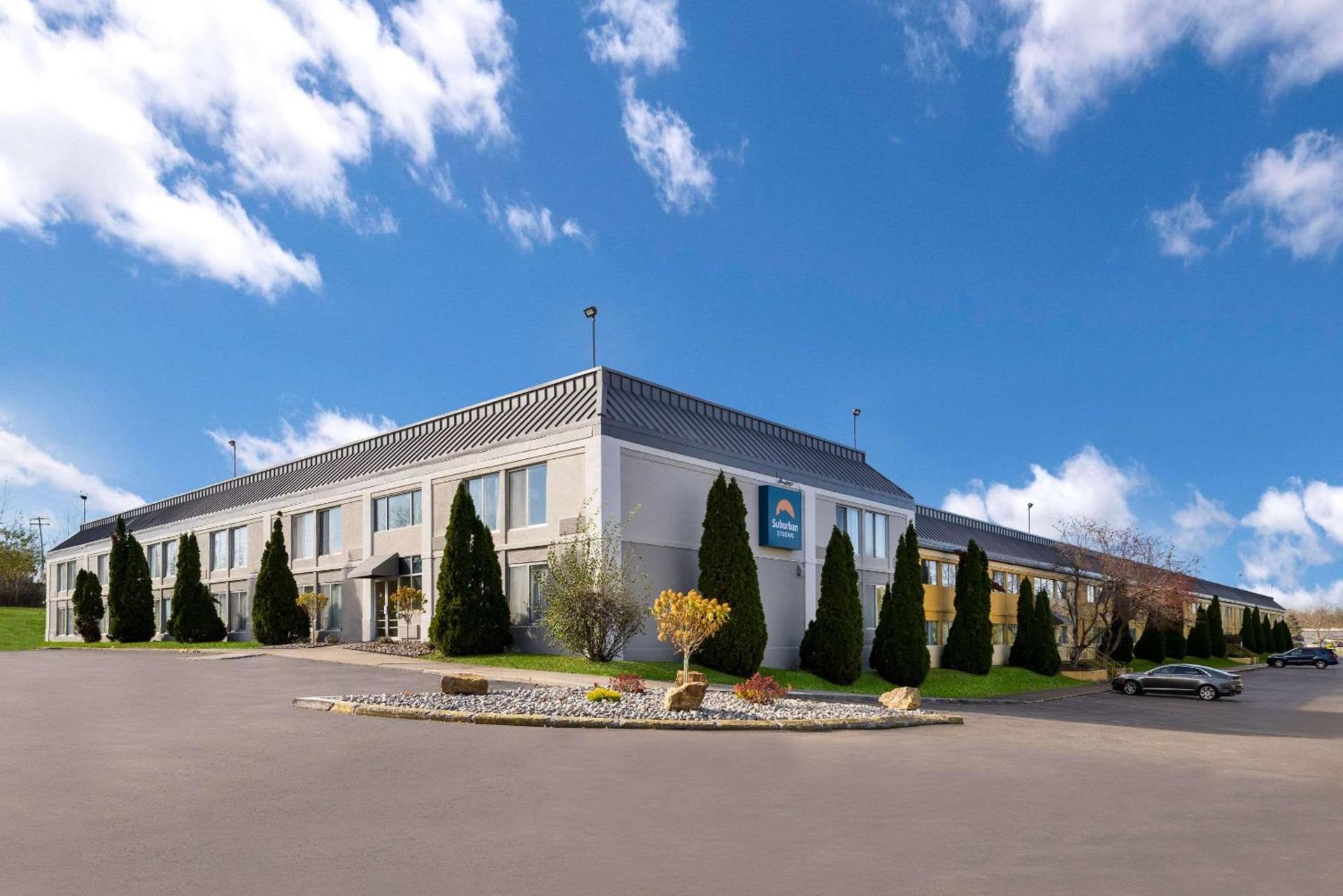 Quality Inn & Suites Syracuse Fairgrounds photo 2