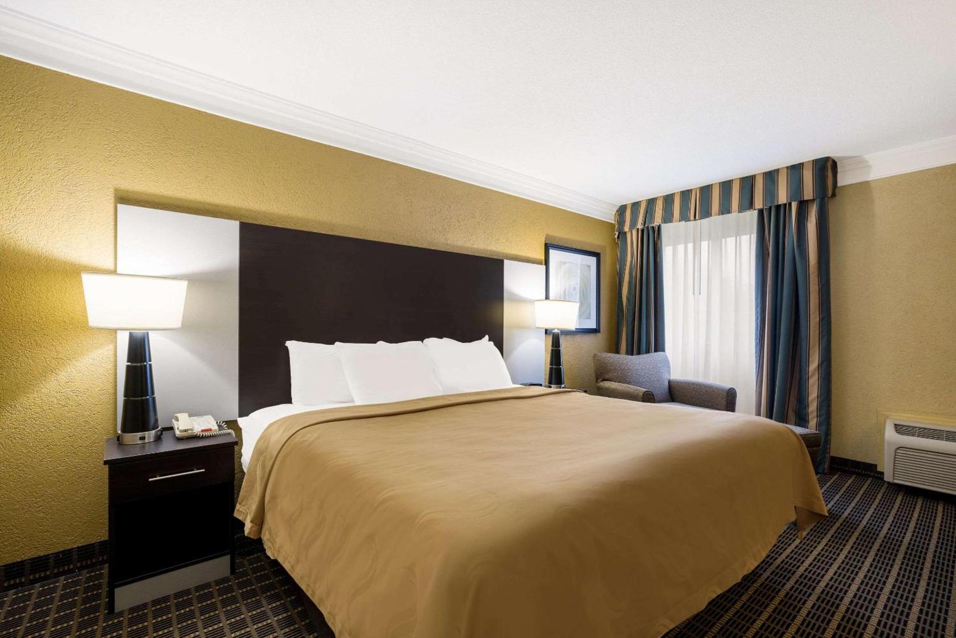 Quality Inn & Suites Syracuse Fairgrounds photo 12