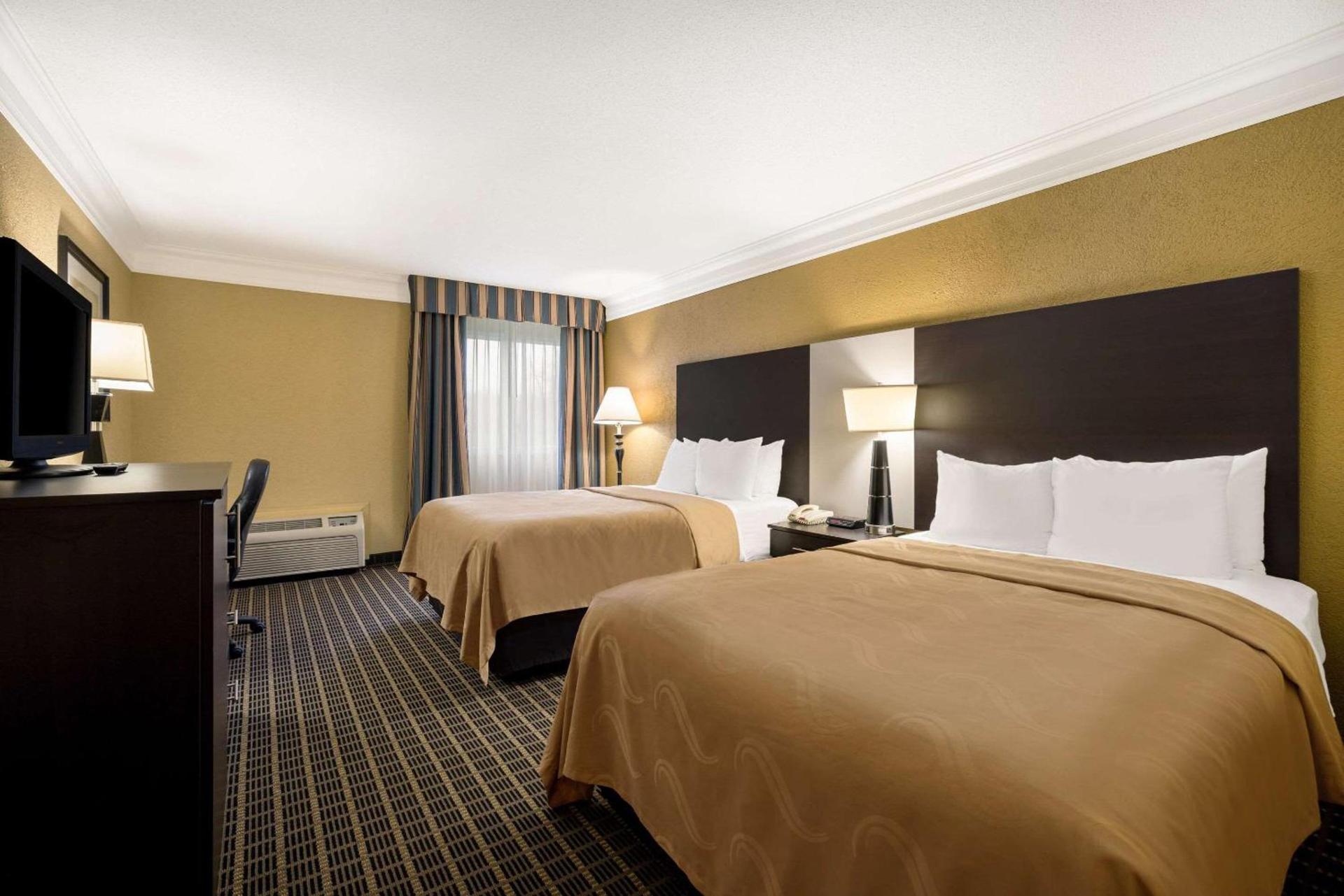 Quality Inn & Suites Syracuse Fairgrounds photo 16