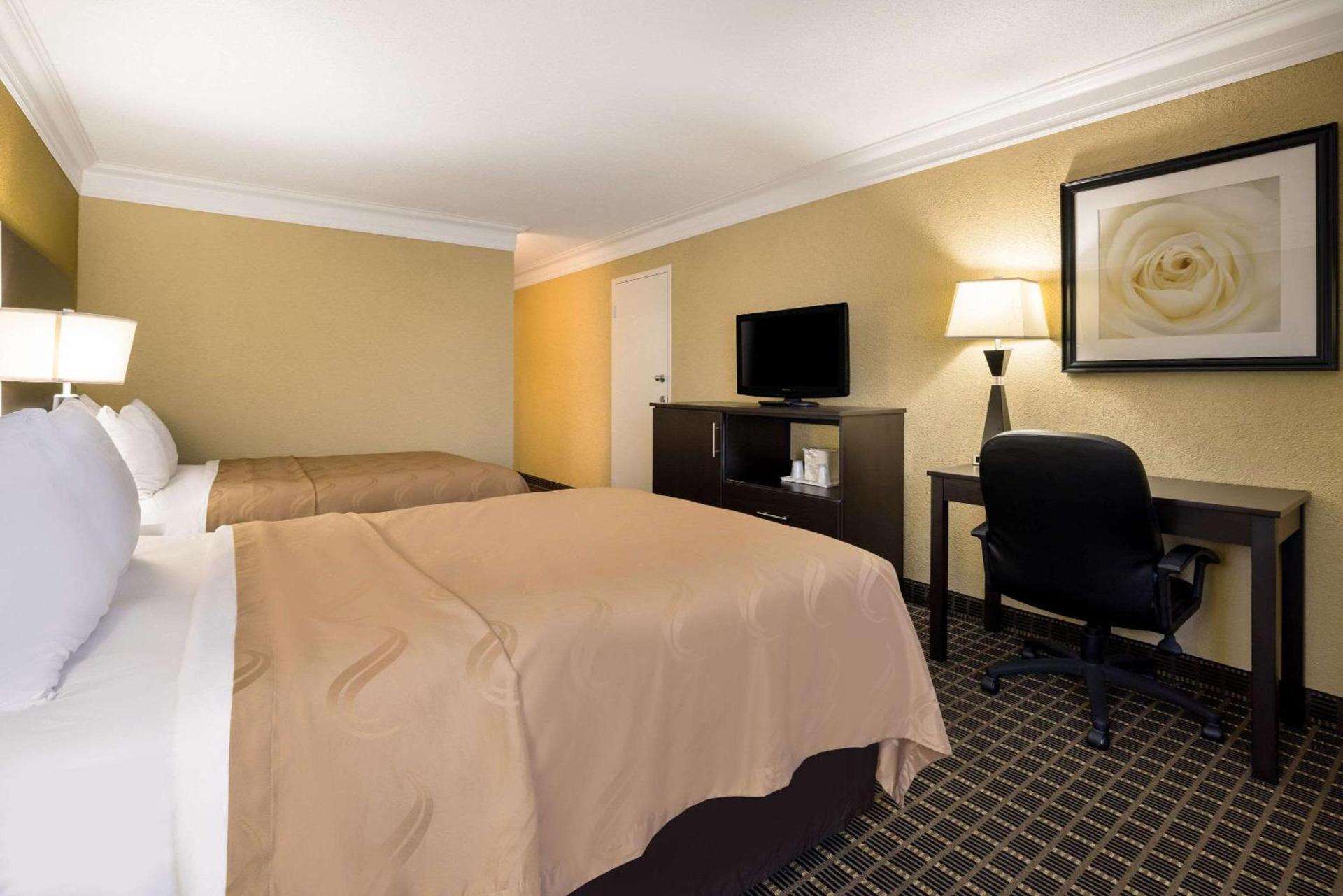 Quality Inn & Suites Syracuse Fairgrounds photo 18
