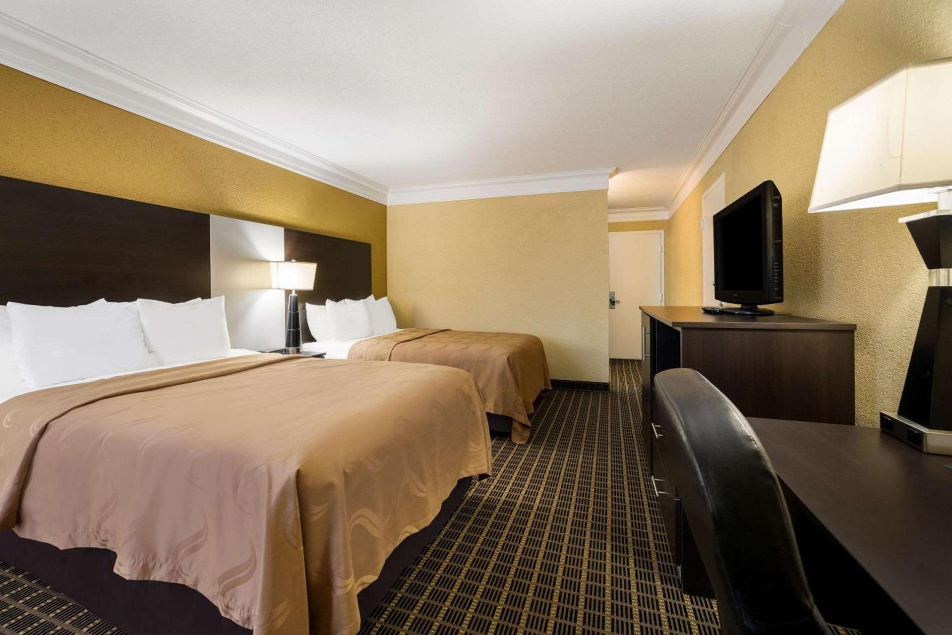 Quality Inn & Suites Syracuse Fairgrounds photo 17