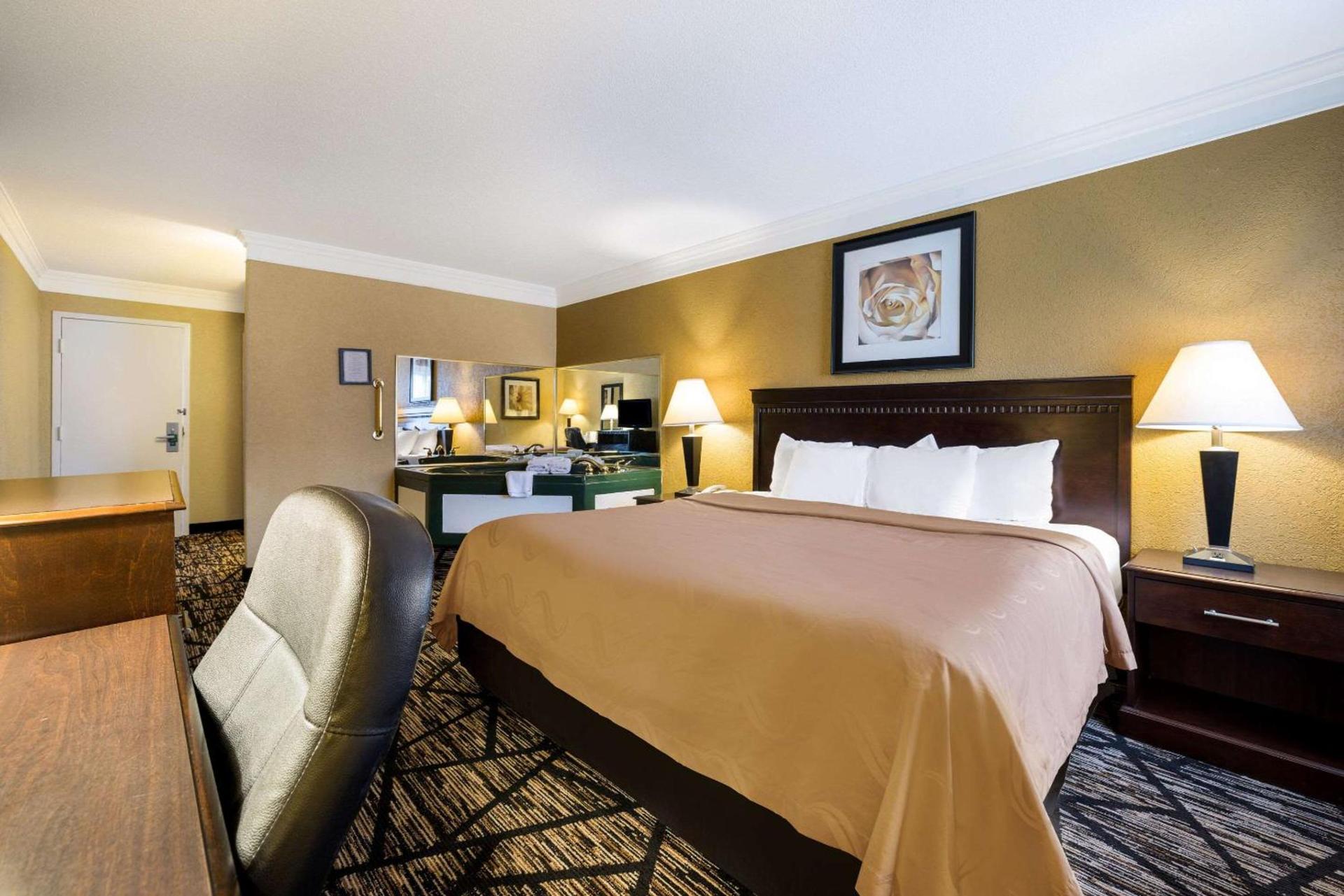 Quality Inn & Suites Syracuse Fairgrounds photo 22