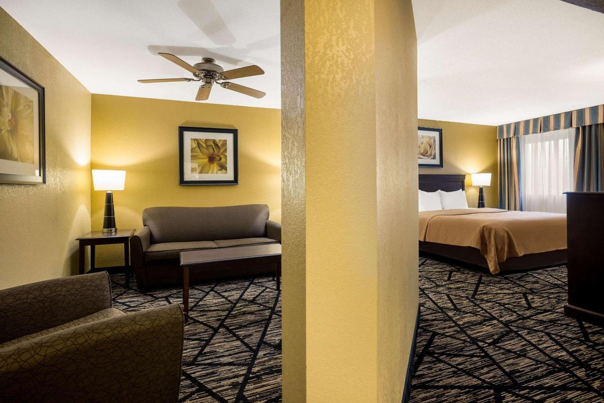 Quality Inn & Suites Syracuse Fairgrounds photo 25