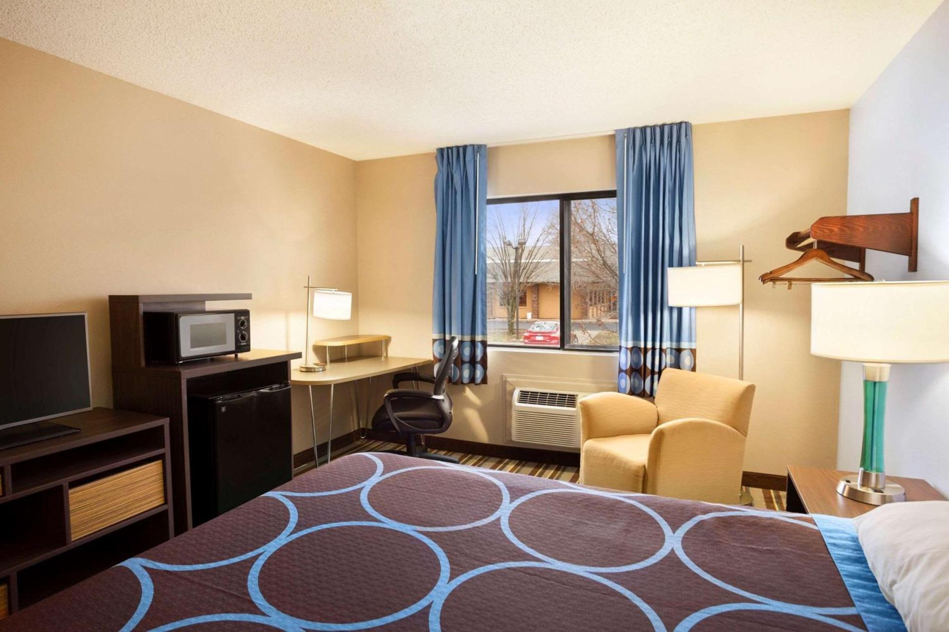 Americas Best Value Inn Pittsburg photo 21