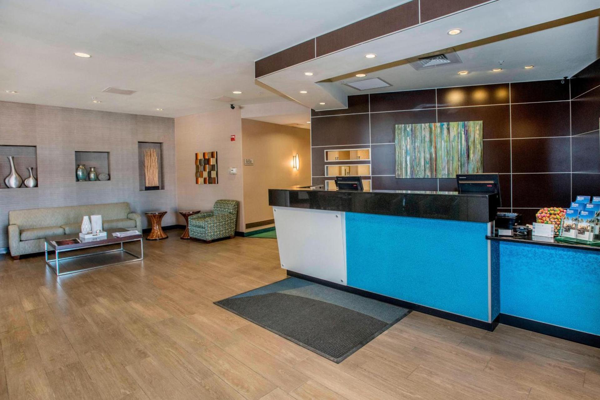 Springhill Suites by Marriott Pueblo Downtown photo 3