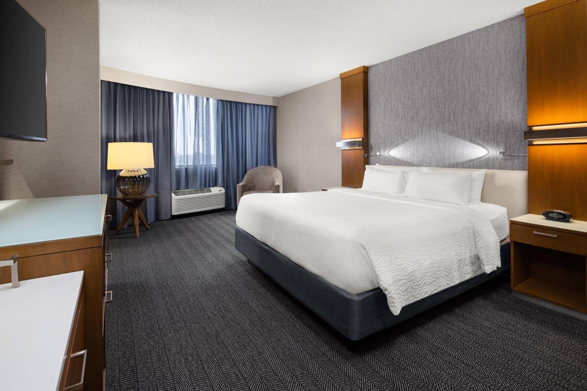 Courtyard by Marriott Minneapolis Downtown photo 40
